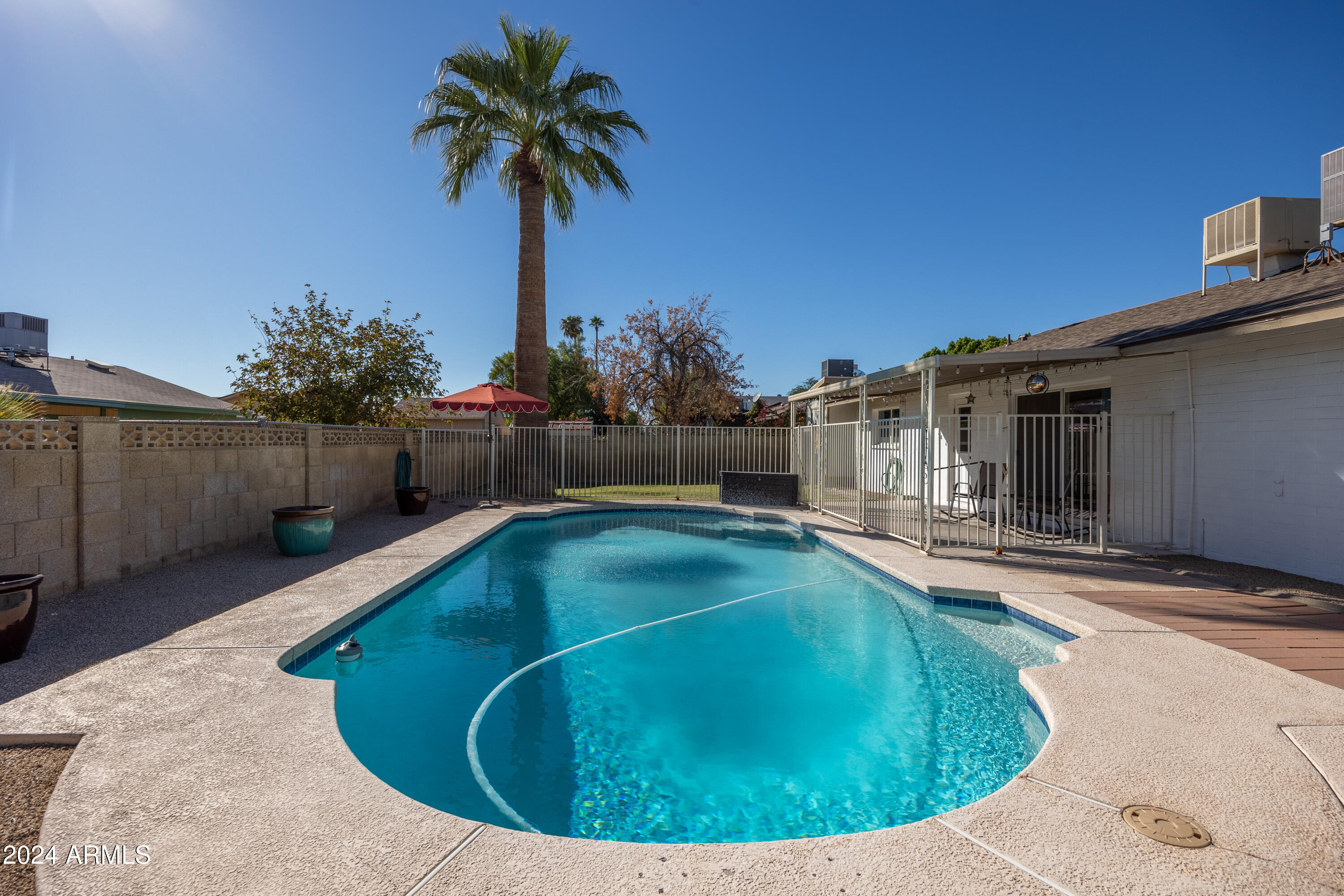 5233 W MAUI Lane