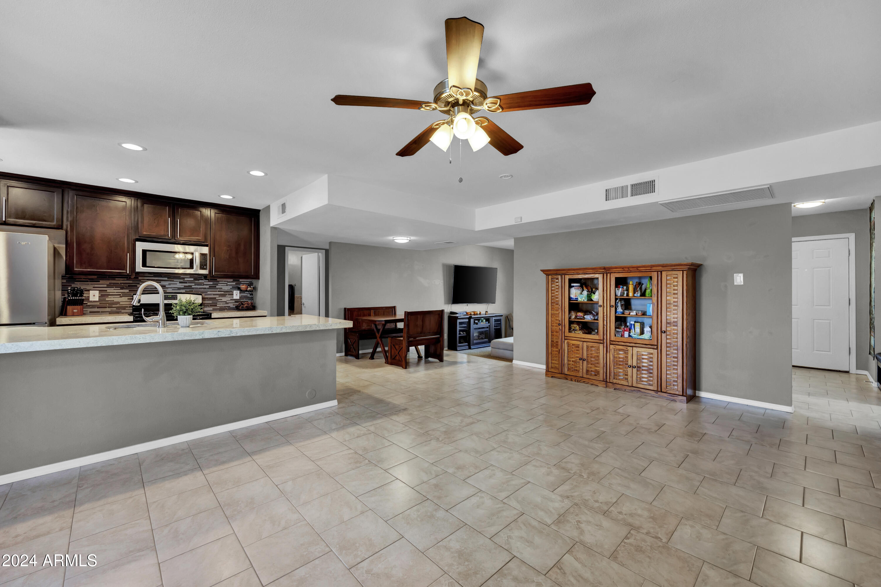 5233 W MAUI Lane