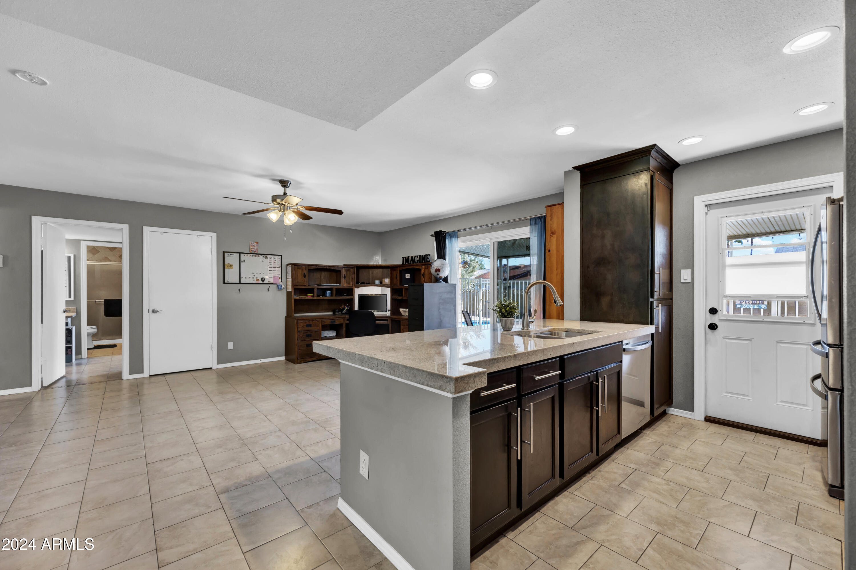 5233 W MAUI Lane