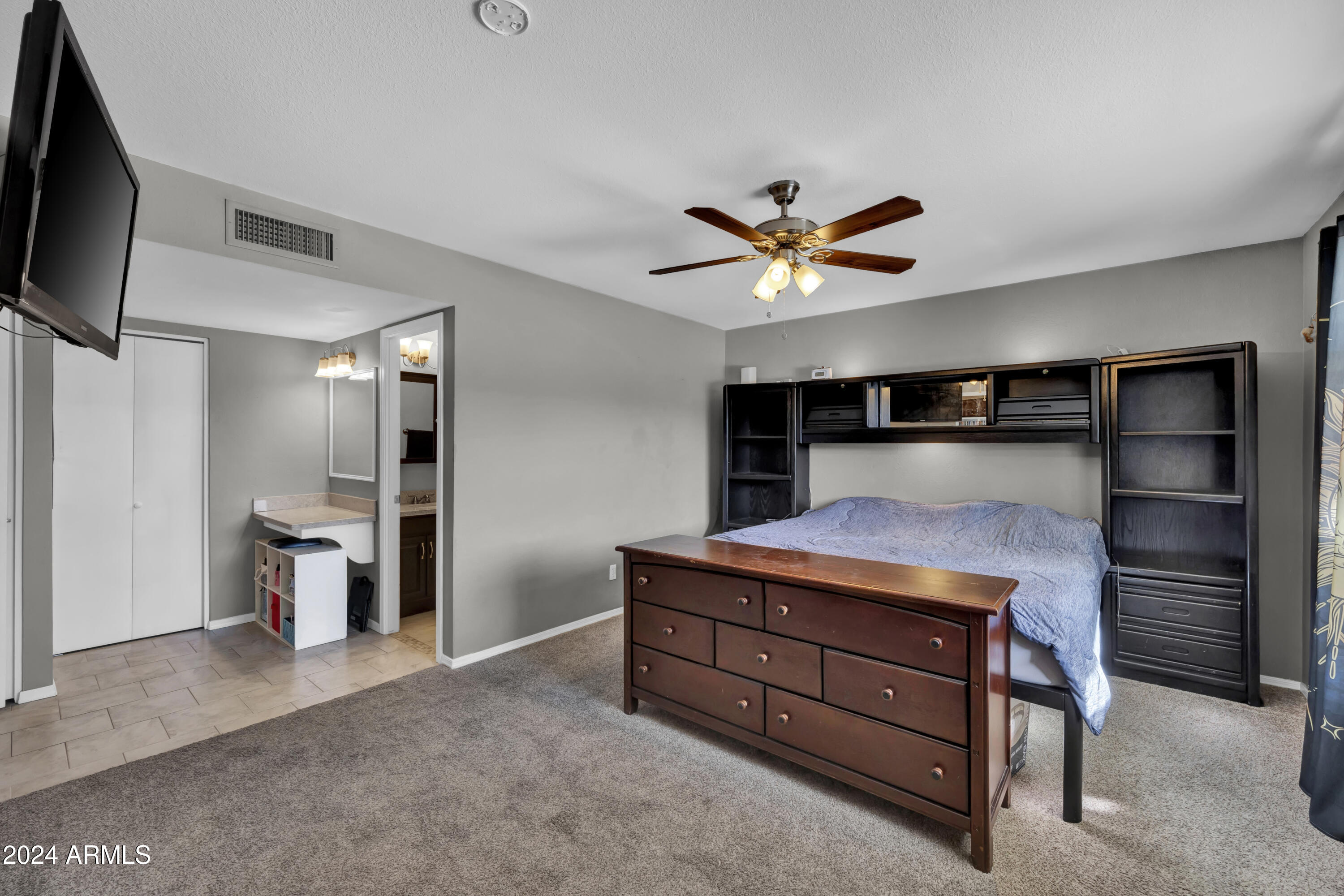 5233 W MAUI Lane