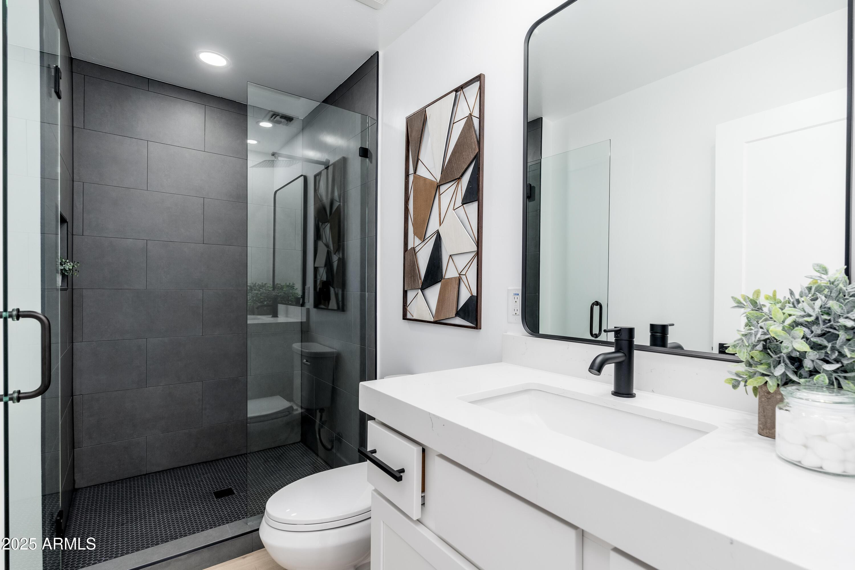 4464 E CAMPBELL Avenue