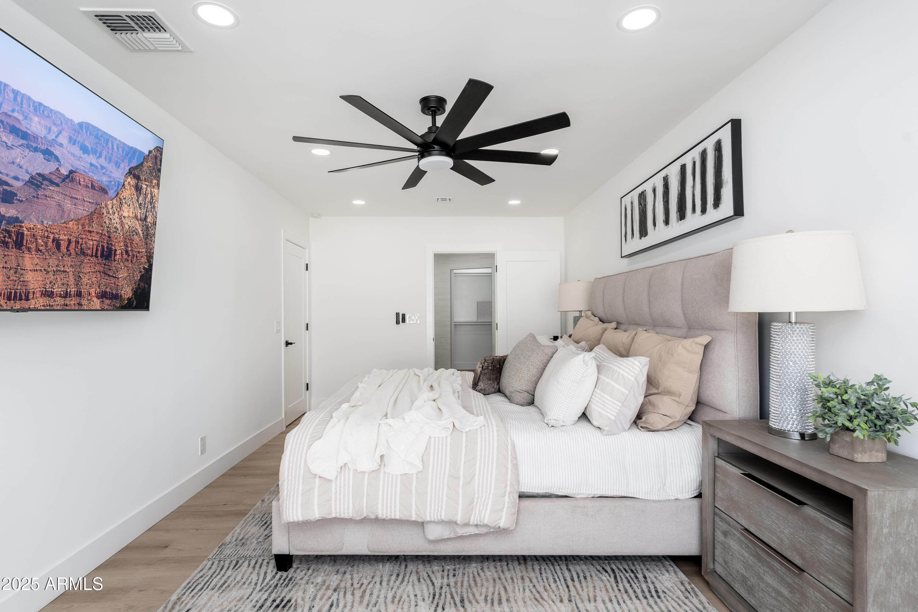 4464 E CAMPBELL Avenue