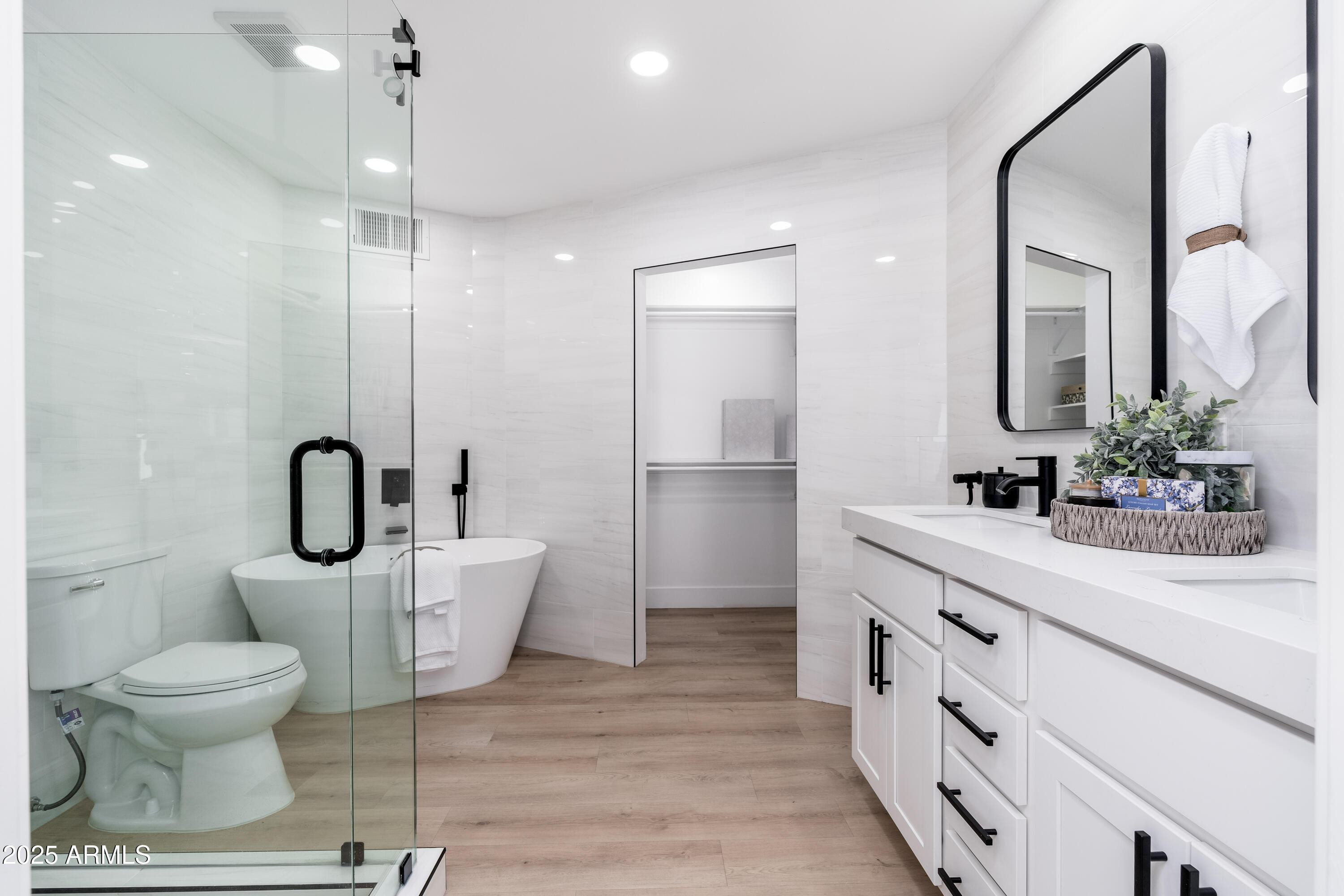 4464 E CAMPBELL Avenue