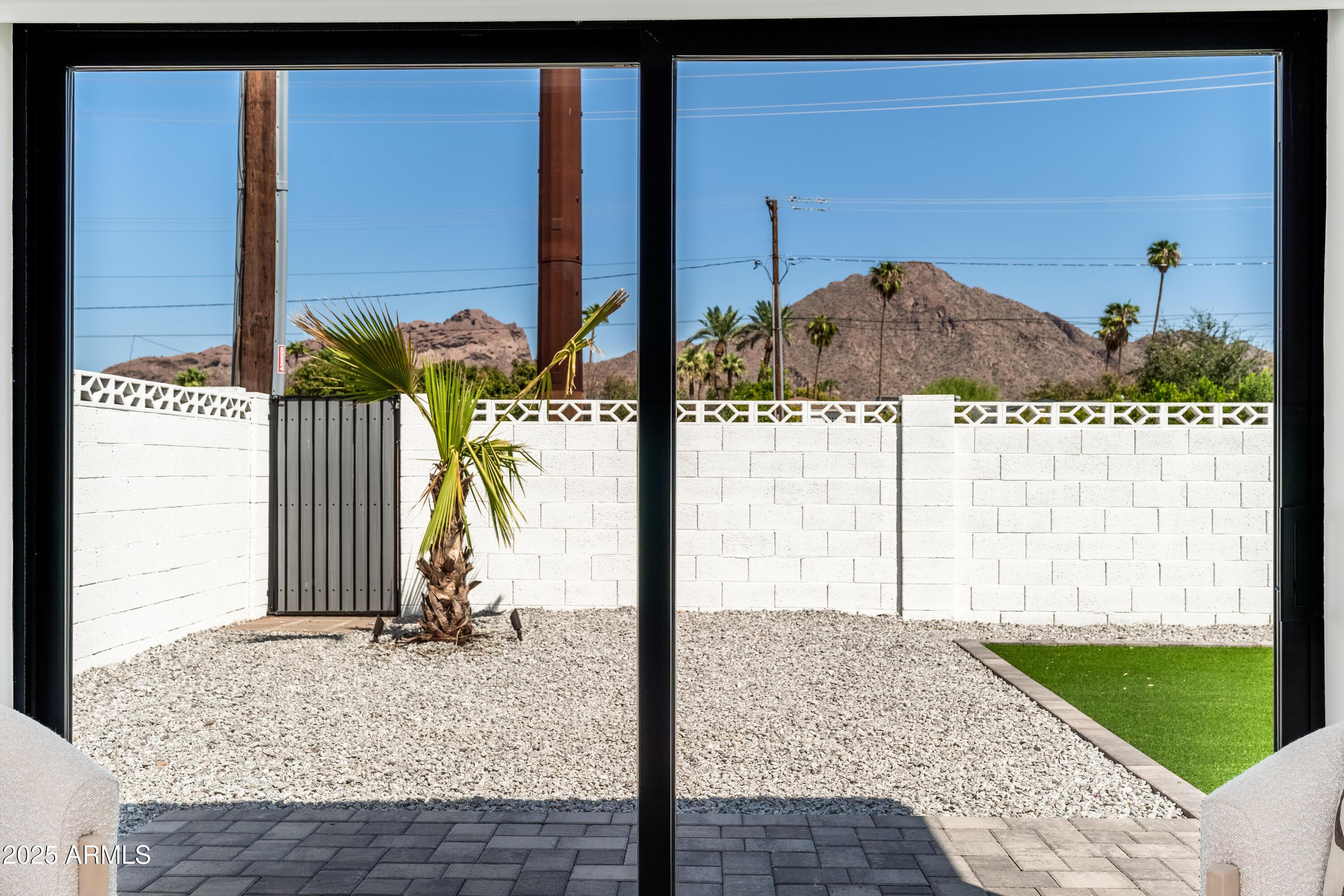 4464 E CAMPBELL Avenue