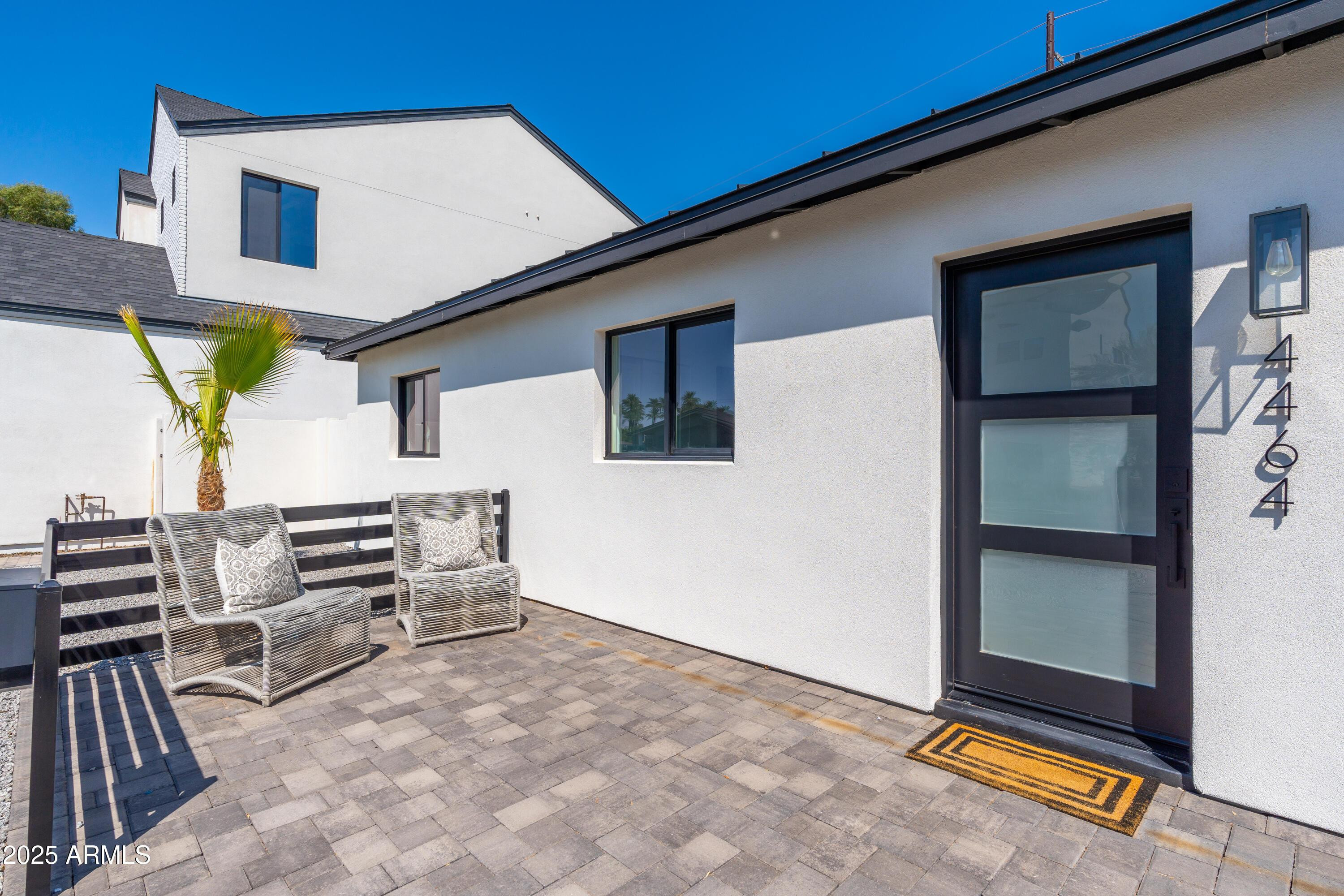 4464 E CAMPBELL Avenue