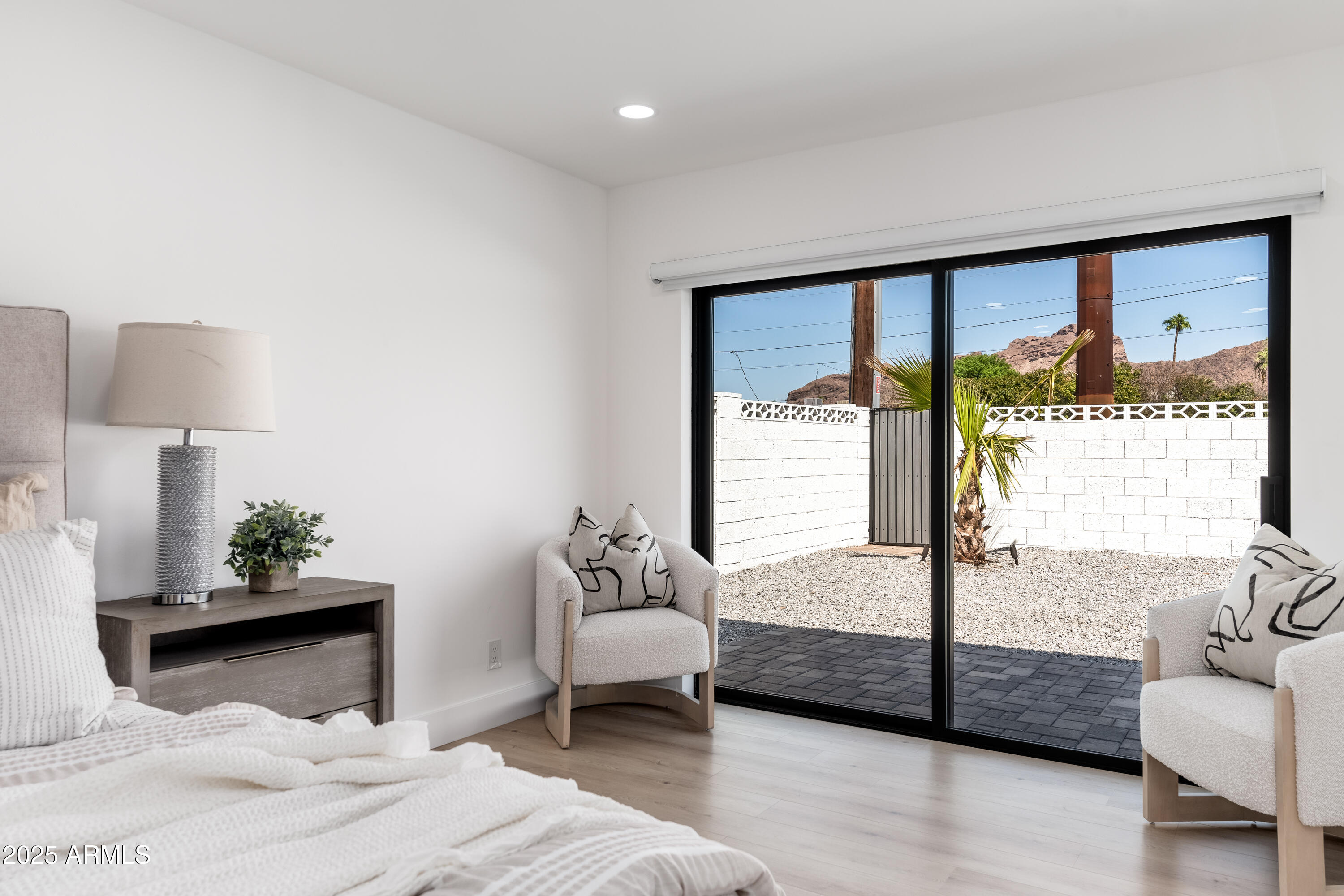 4464 E CAMPBELL Avenue