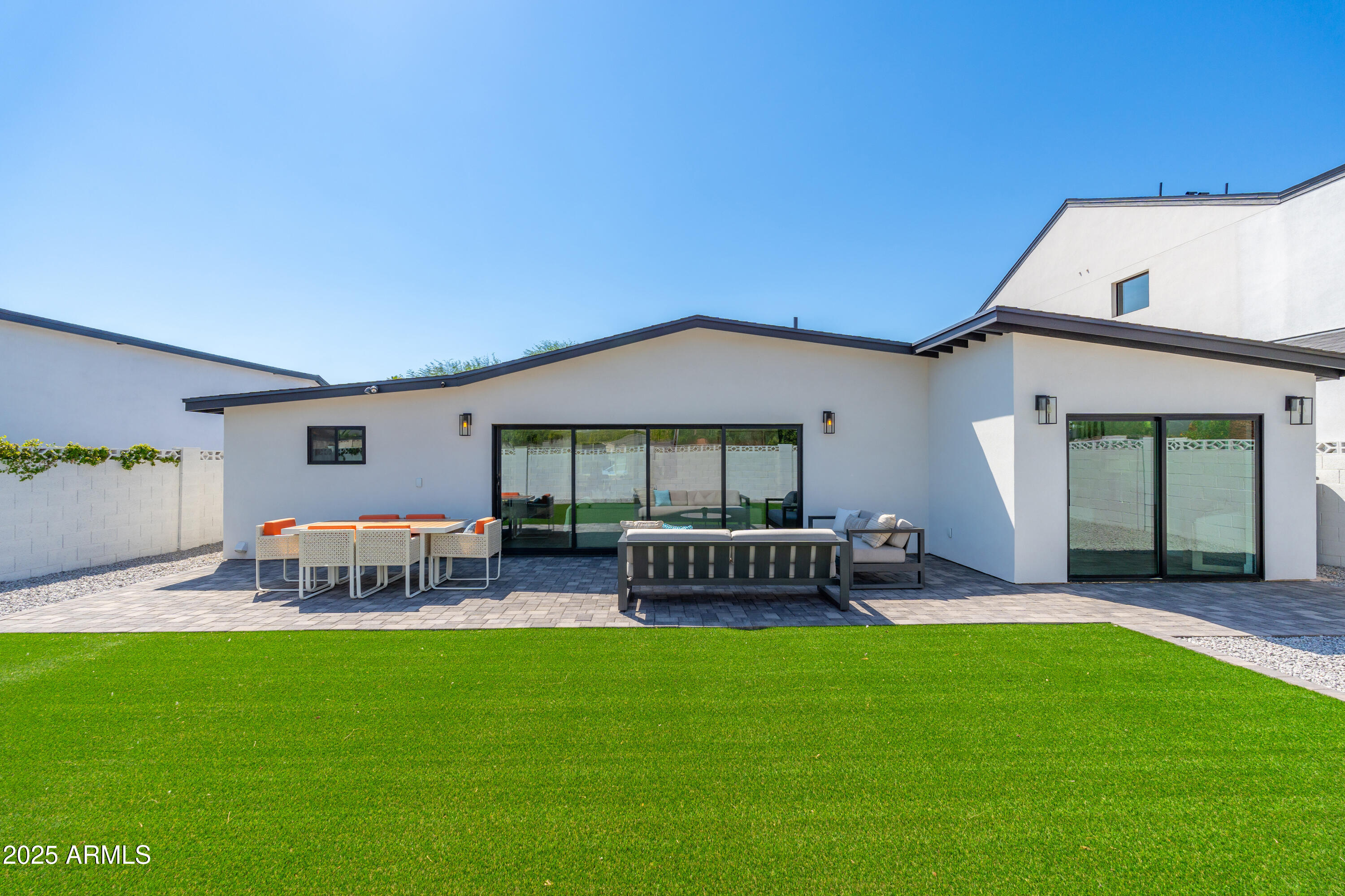 4464 E CAMPBELL Avenue