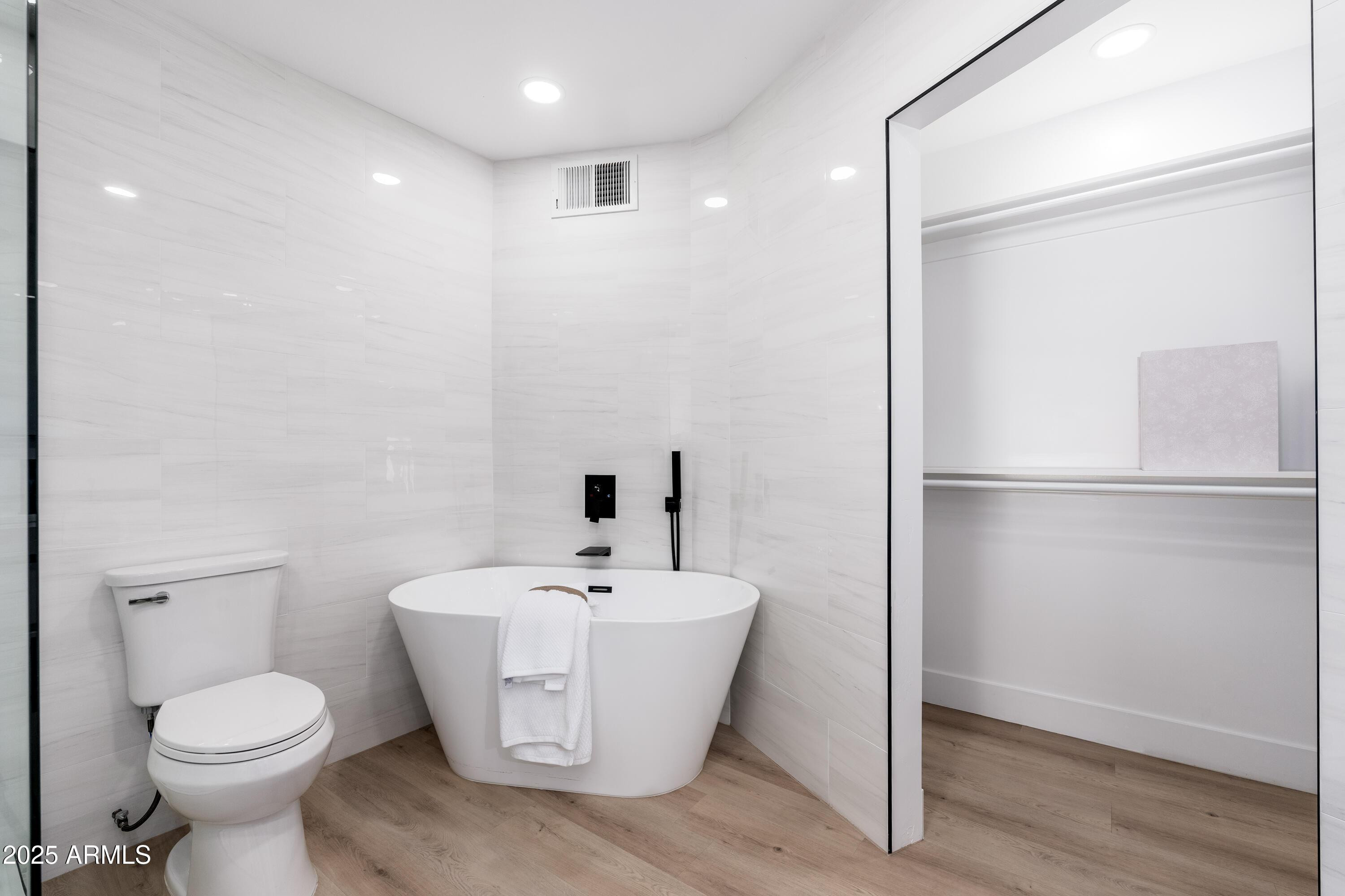 4464 E CAMPBELL Avenue