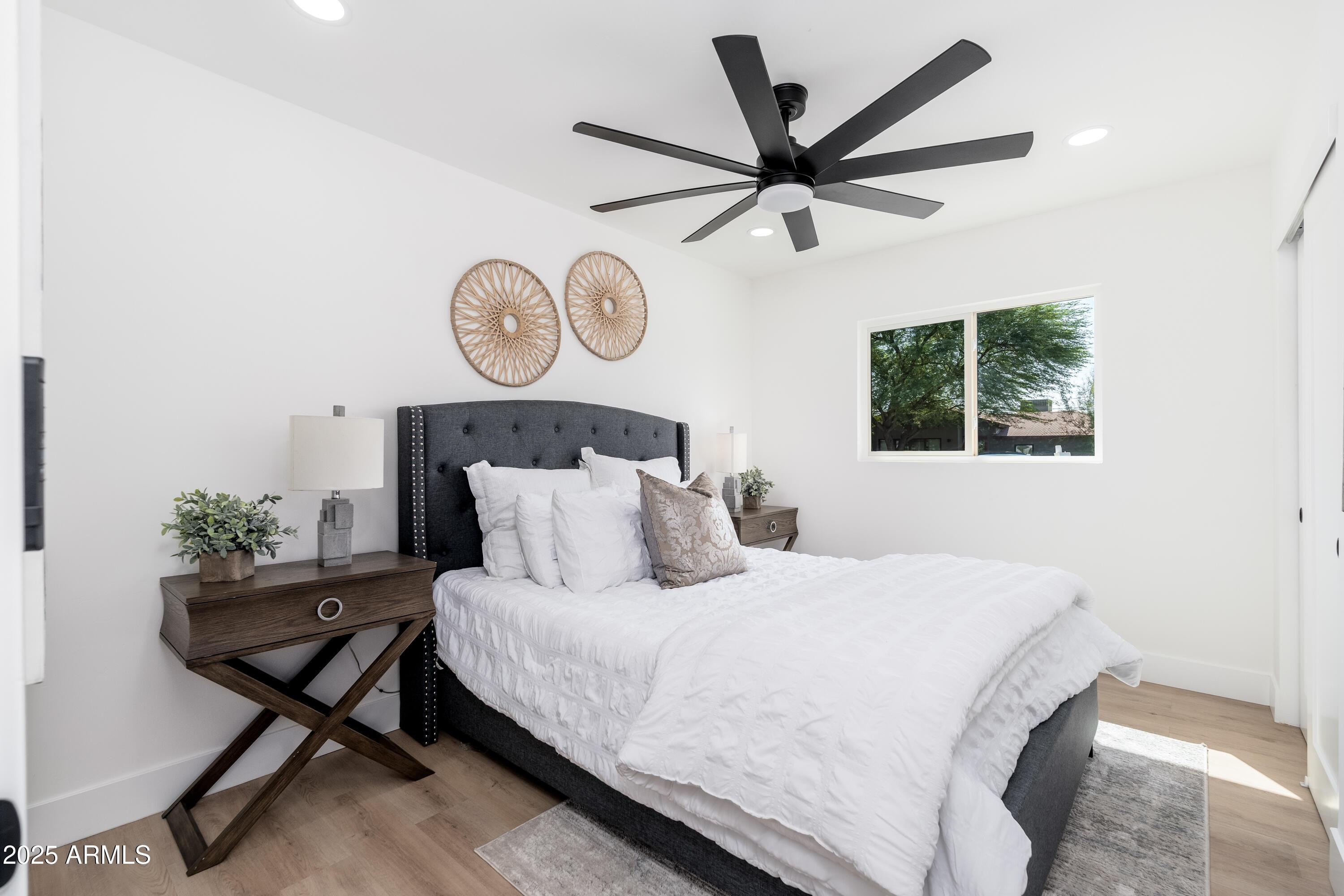 4464 E CAMPBELL Avenue