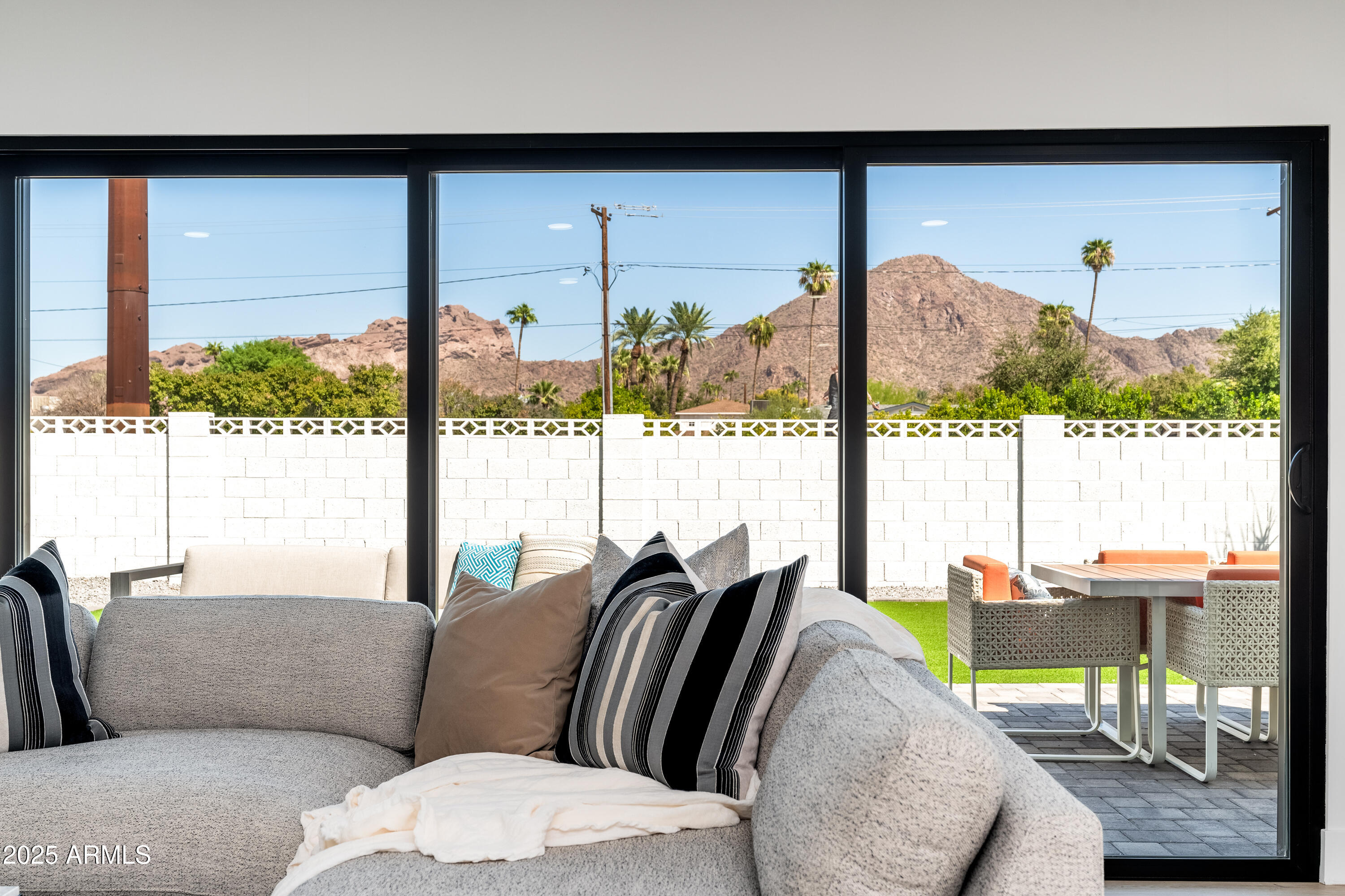 4464 E CAMPBELL Avenue