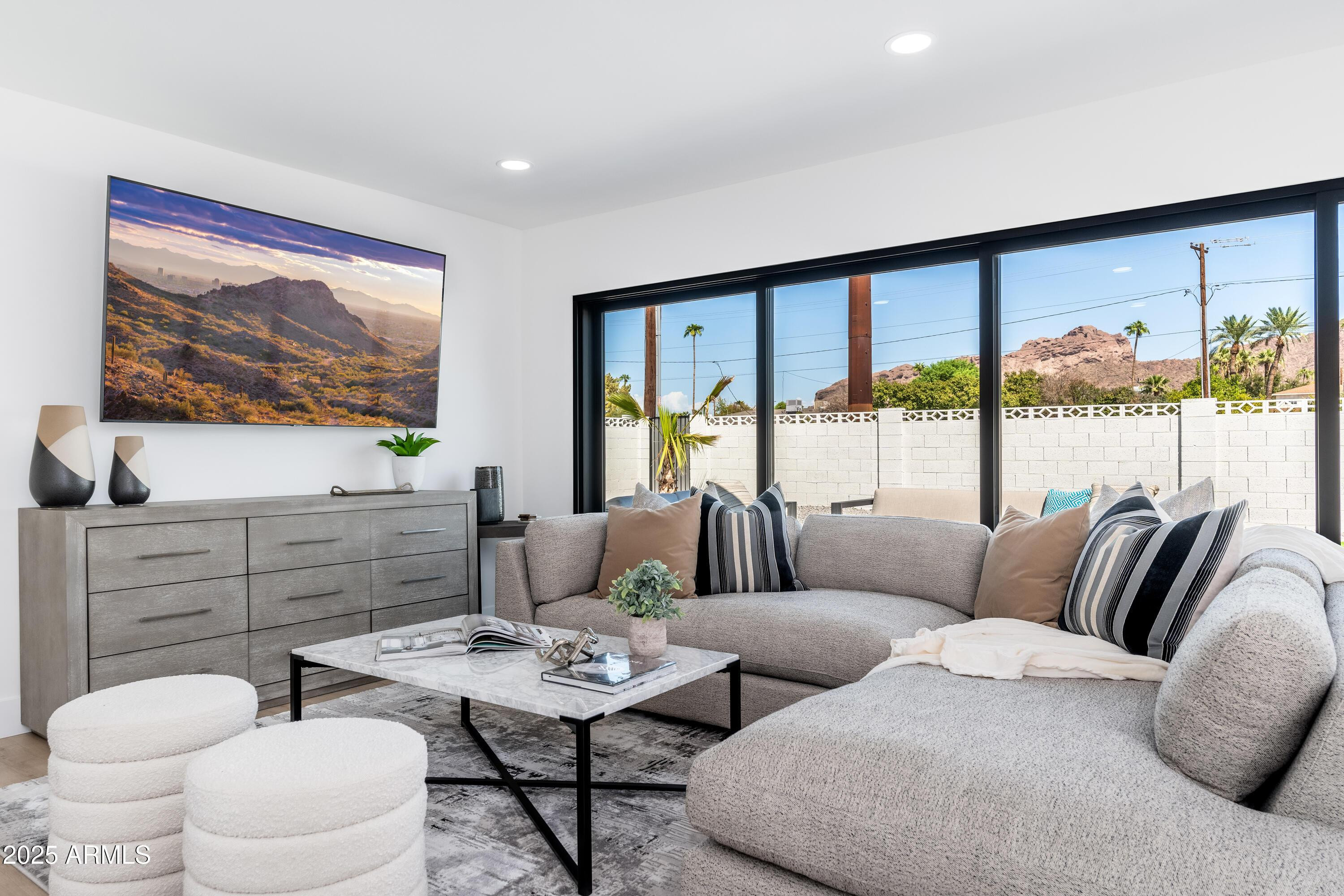 4464 E CAMPBELL Avenue