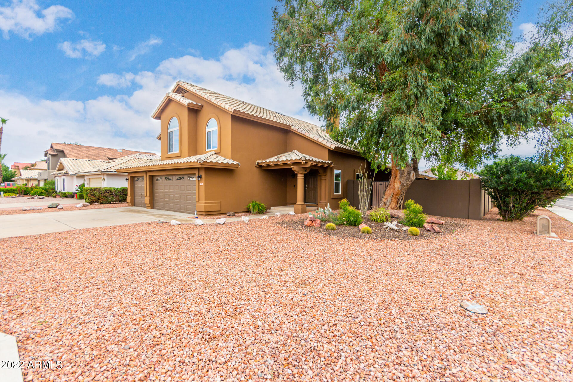 3601 E ROSEMONTE Drive