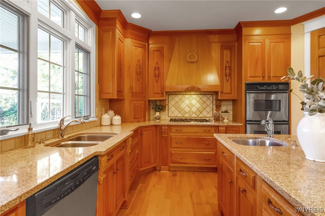 180 Via Foresta Lane