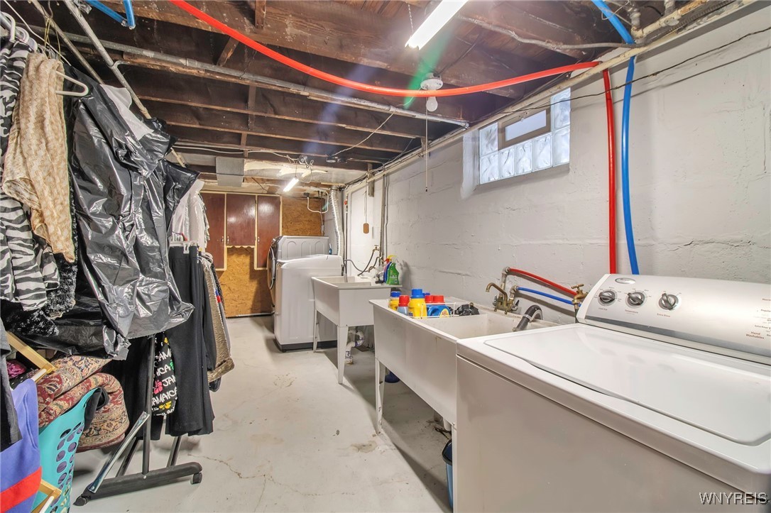 412 University Avenue