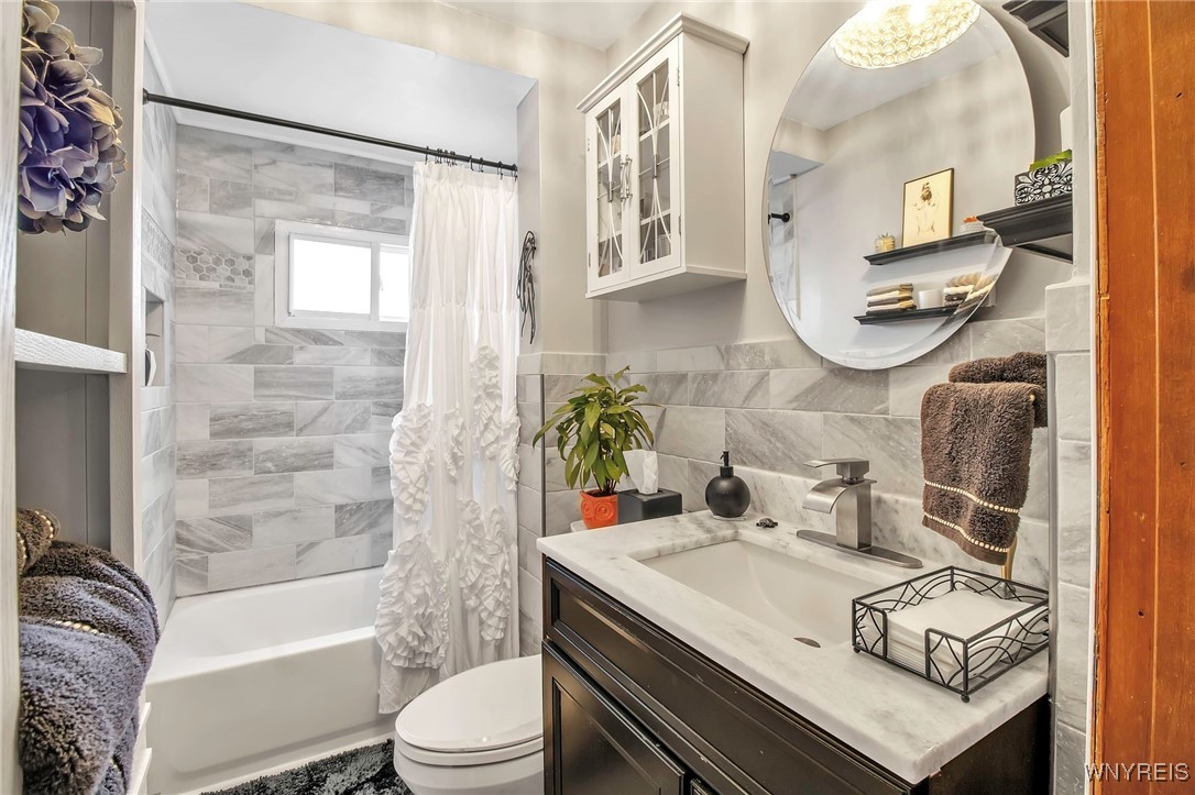 412 University Avenue