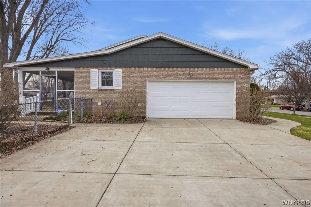 95 Autumnview Road