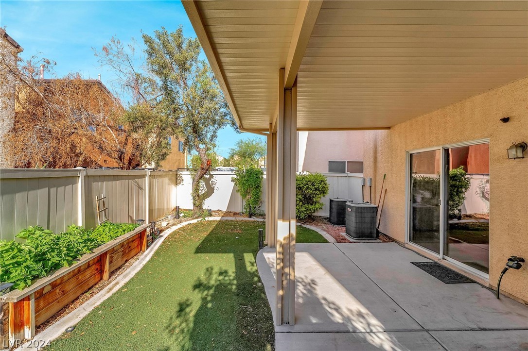 6073 Lazarro Court