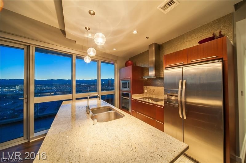 4471 Dean Martin Drive 3301