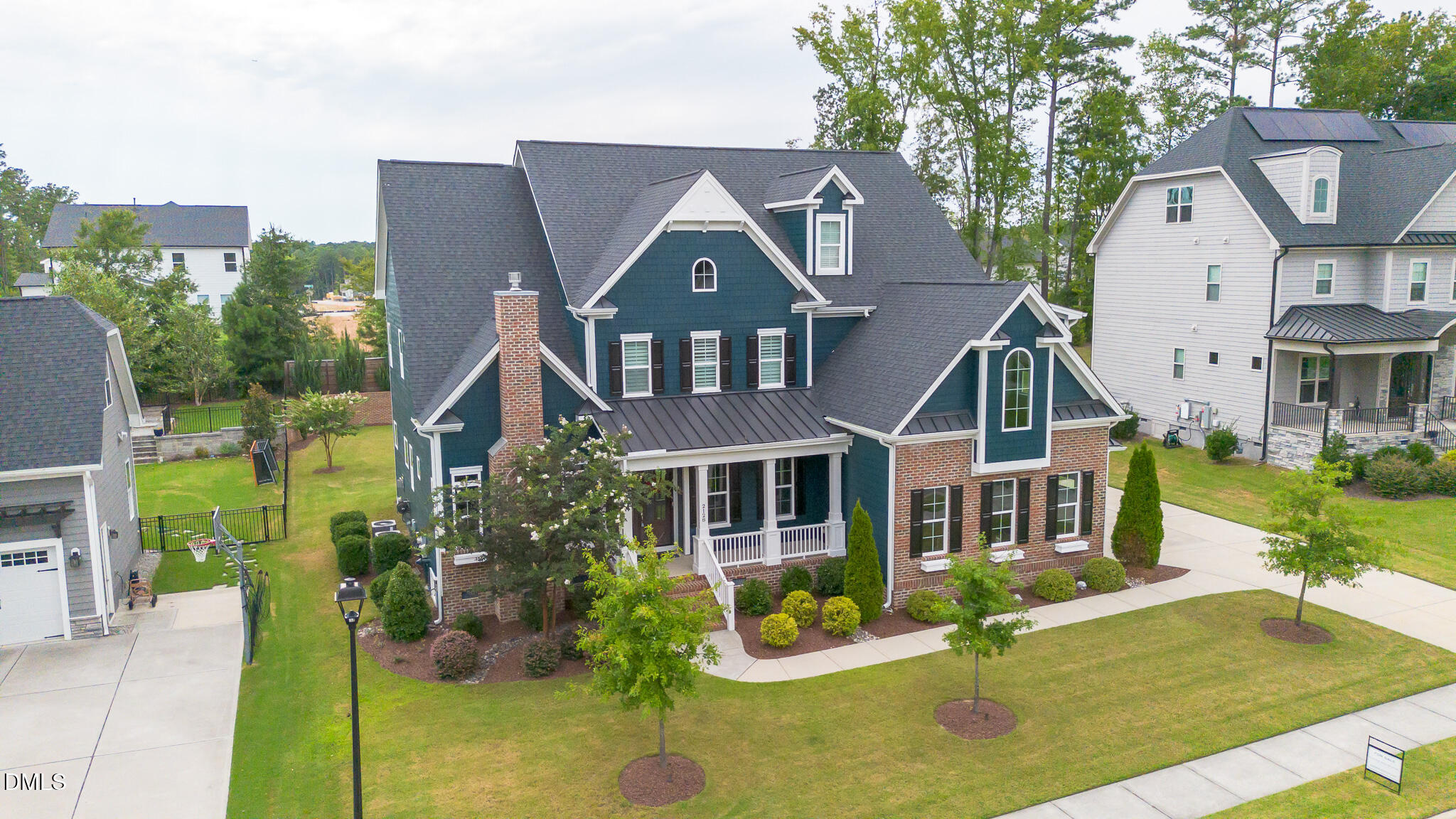 2128 Vandiver Way