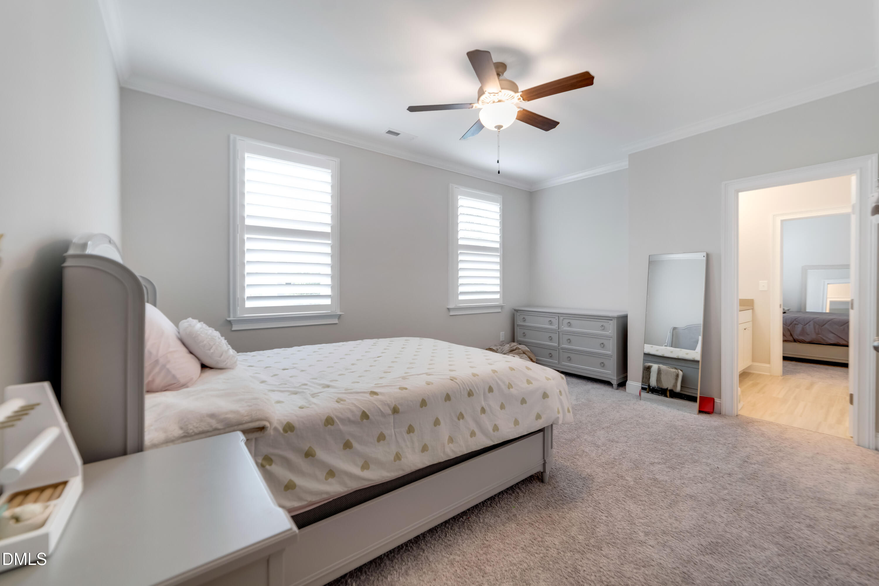 2128 Vandiver Way
