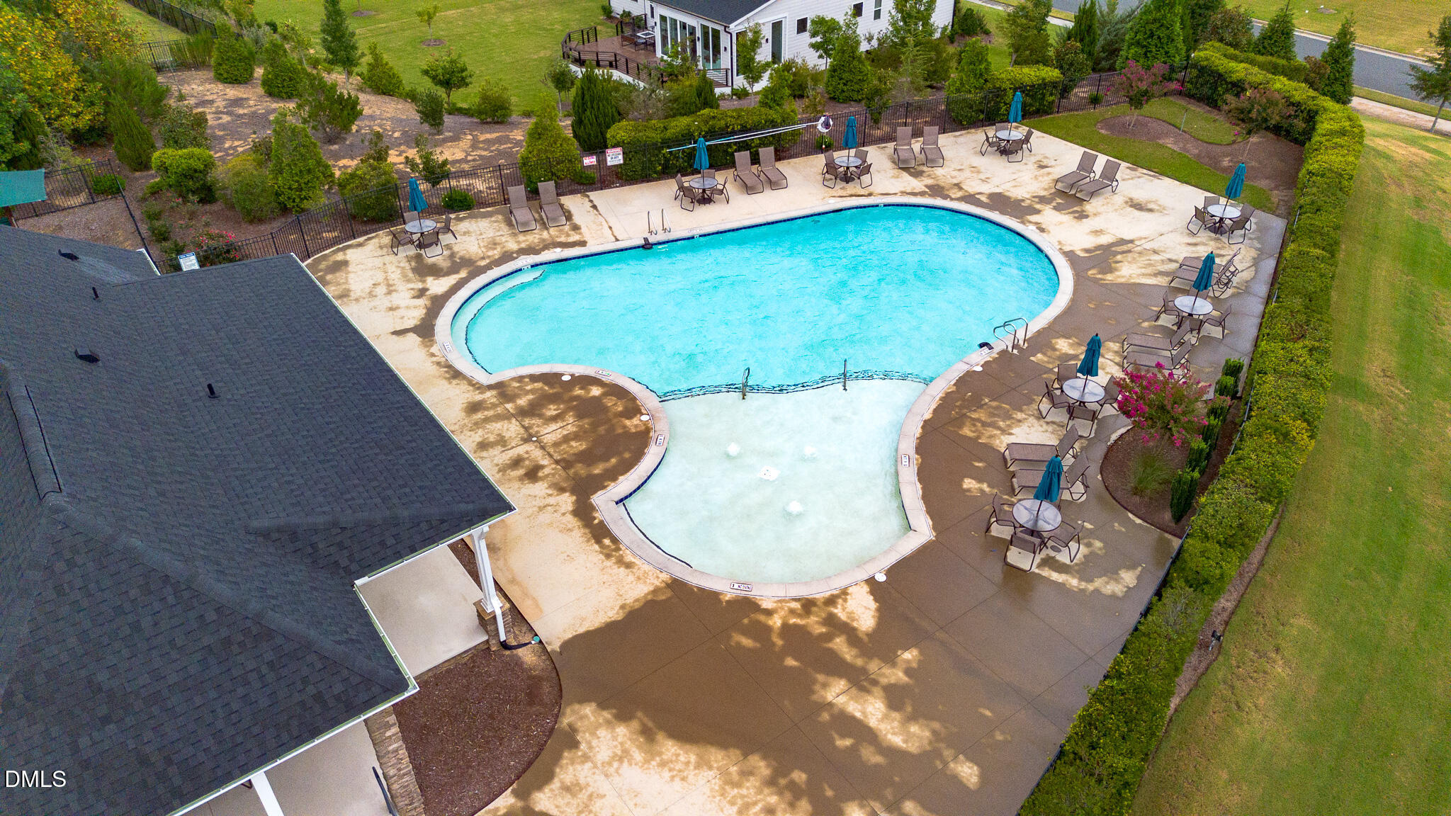 2128 Vandiver Way