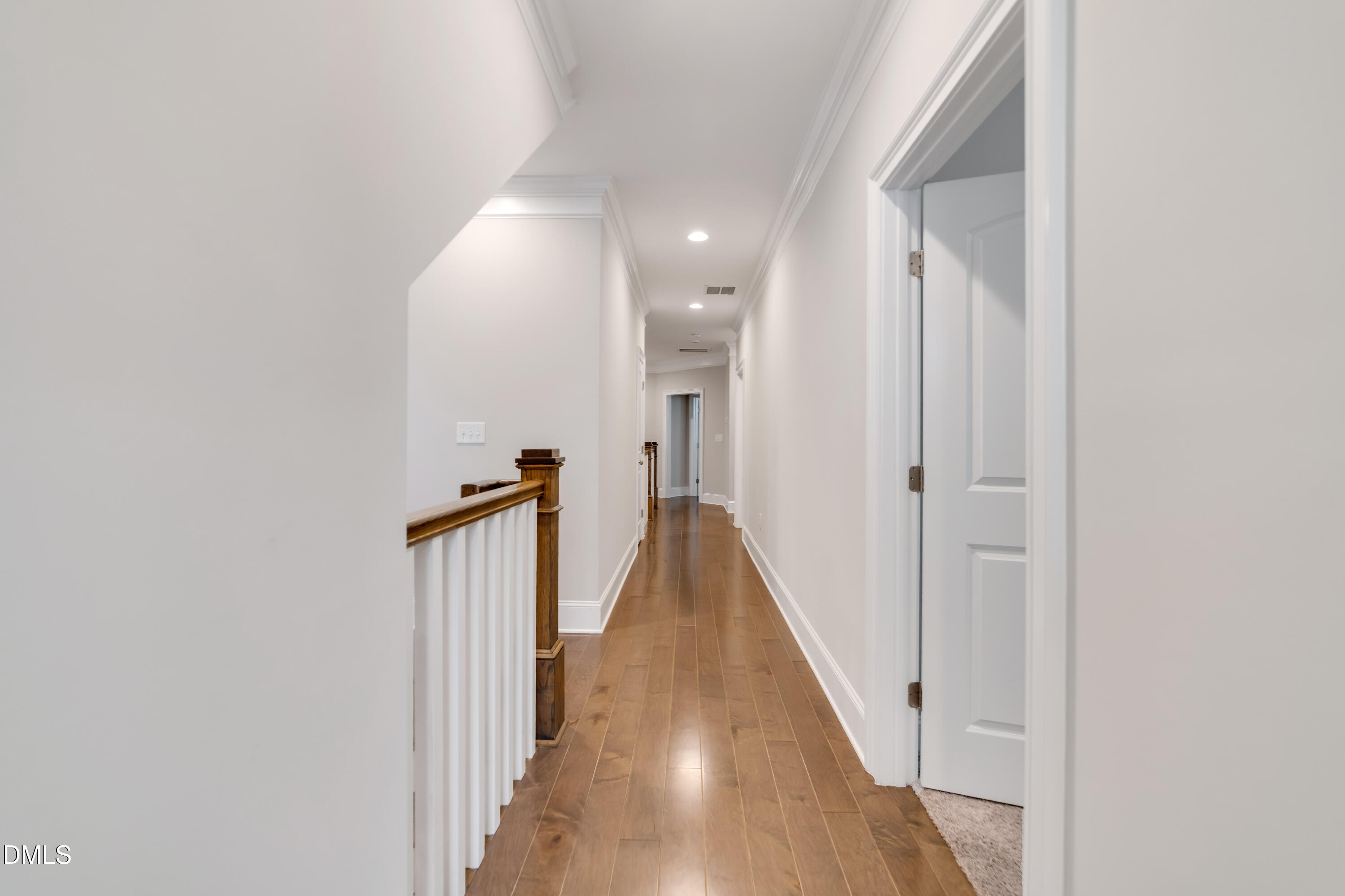 2128 Vandiver Way