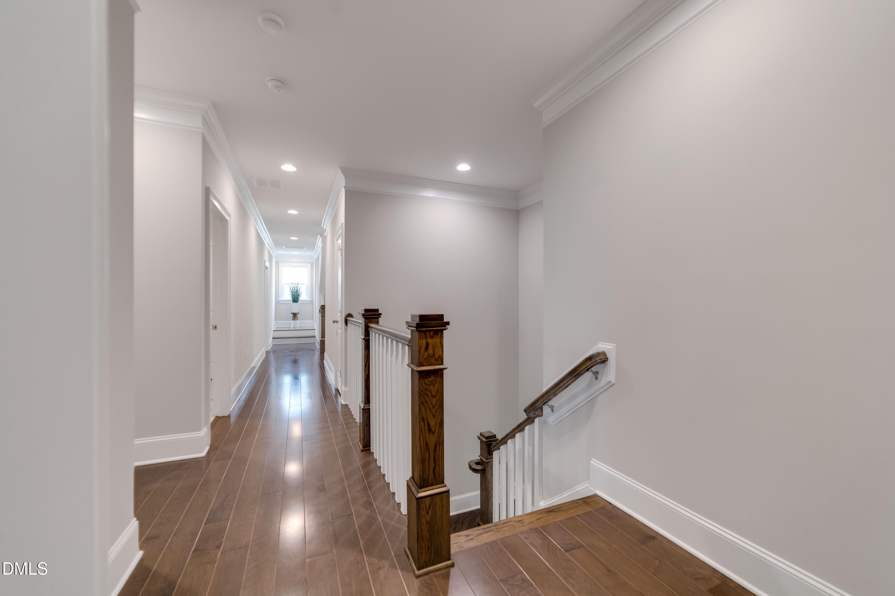 2128 Vandiver Way