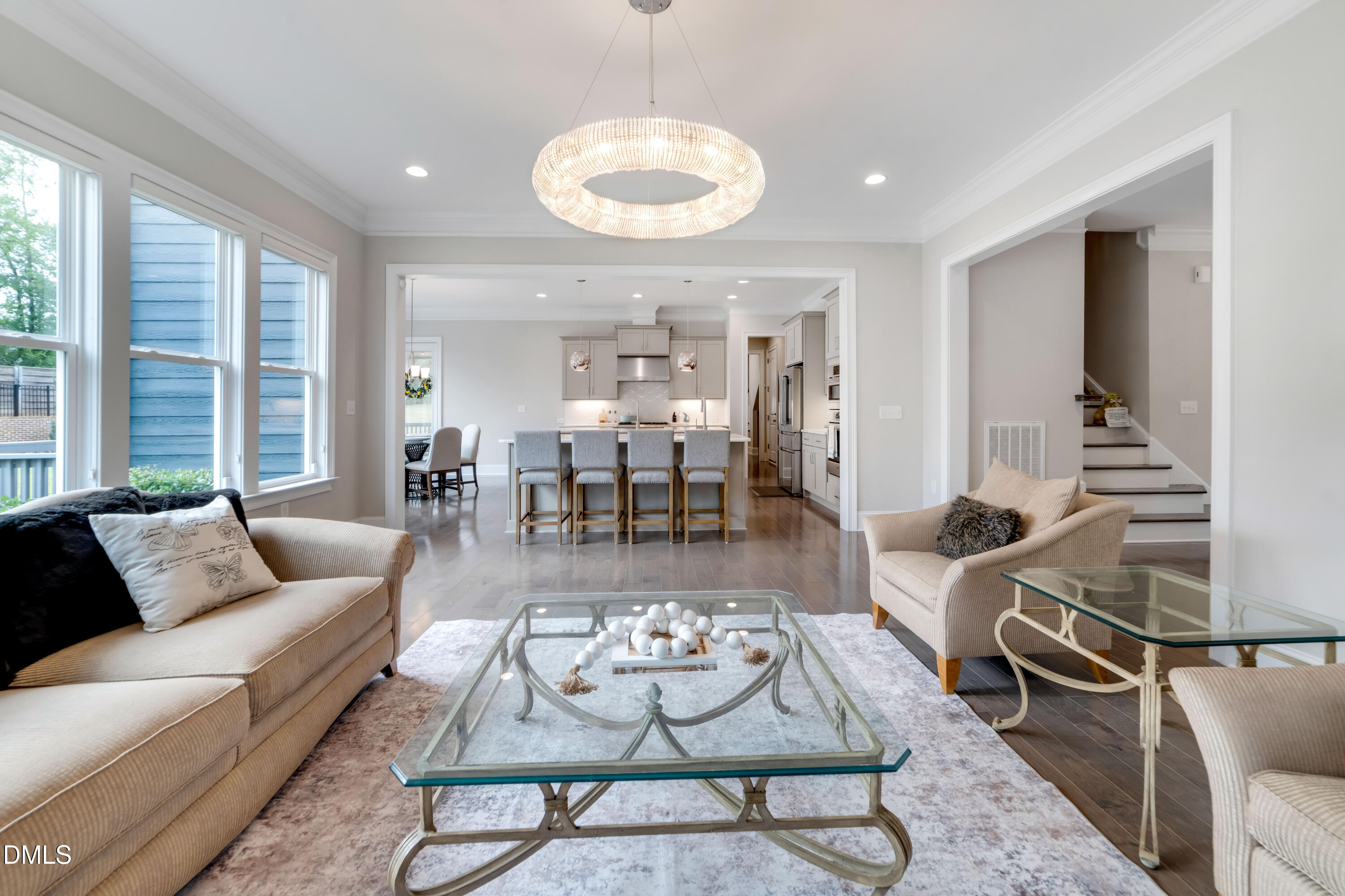 2128 Vandiver Way