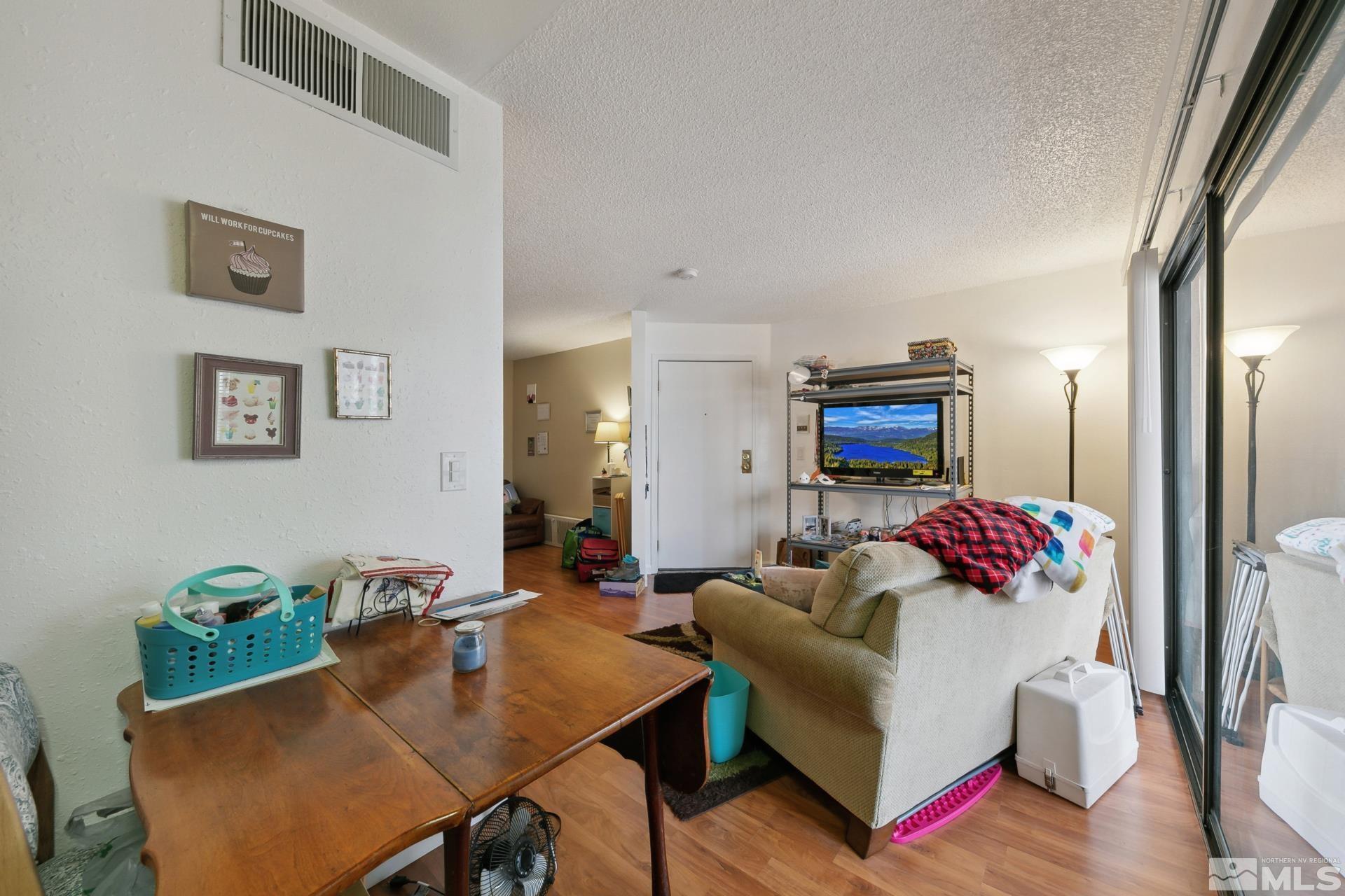 2750 Plumas Street, 212