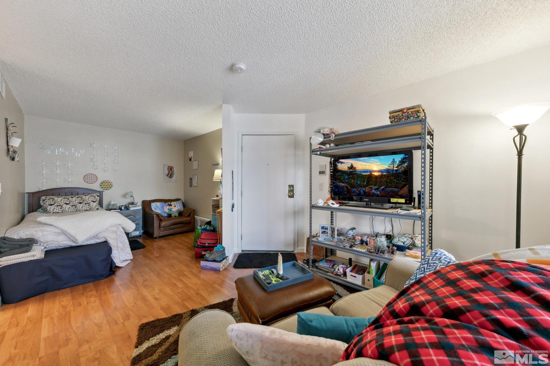 2750 Plumas Street, 212