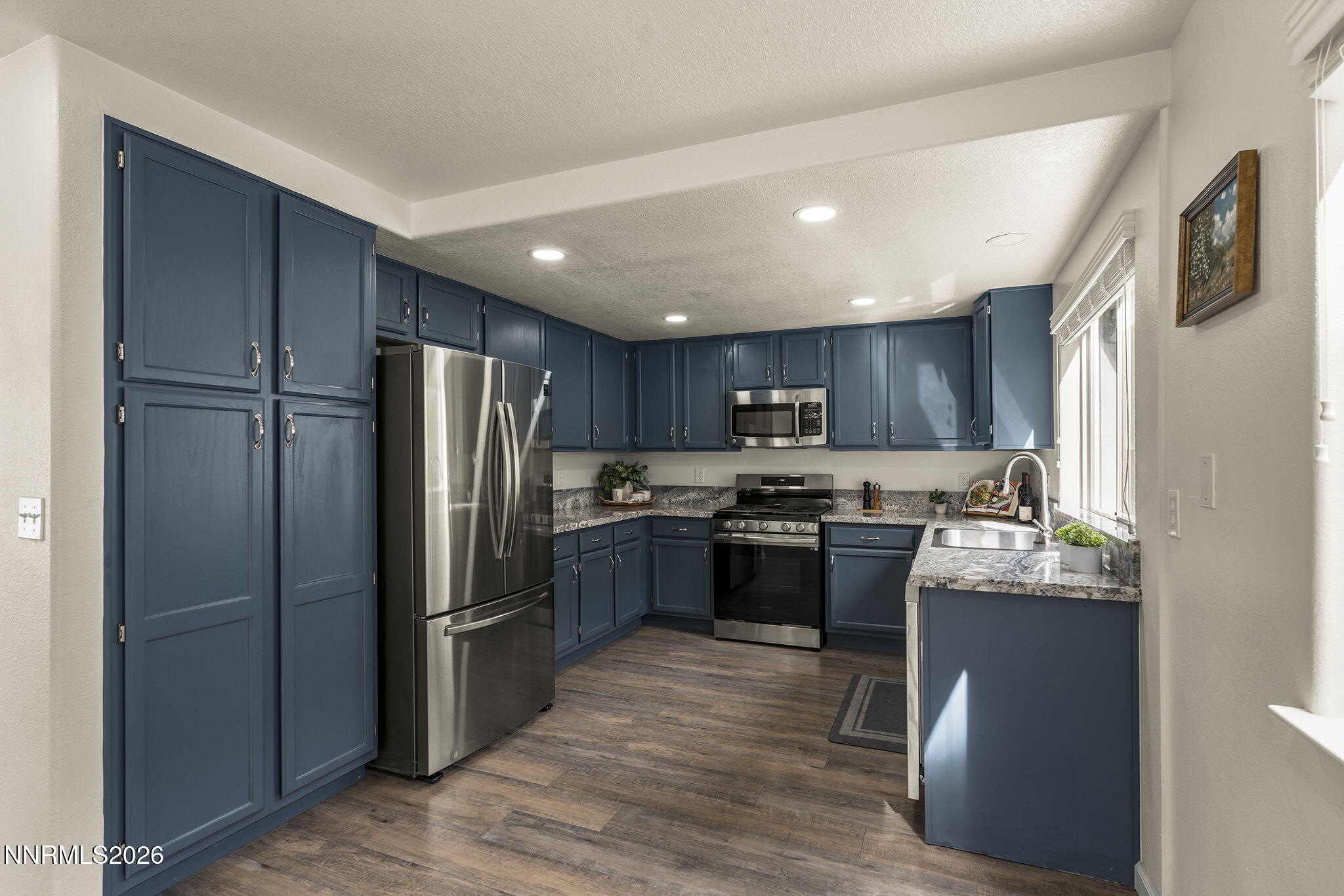 7585 Lighthouse Lane