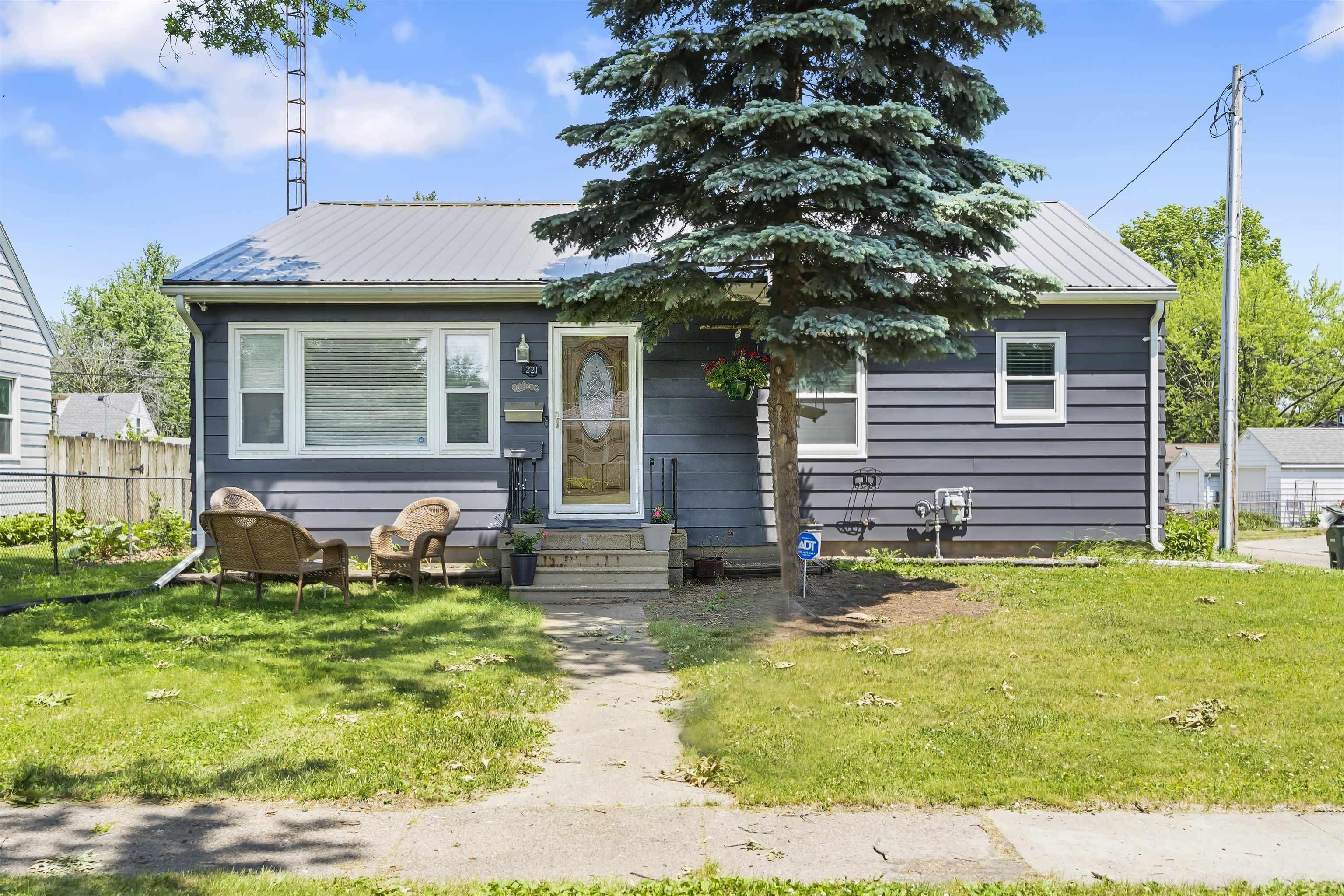 221 Hawthorne Avenue