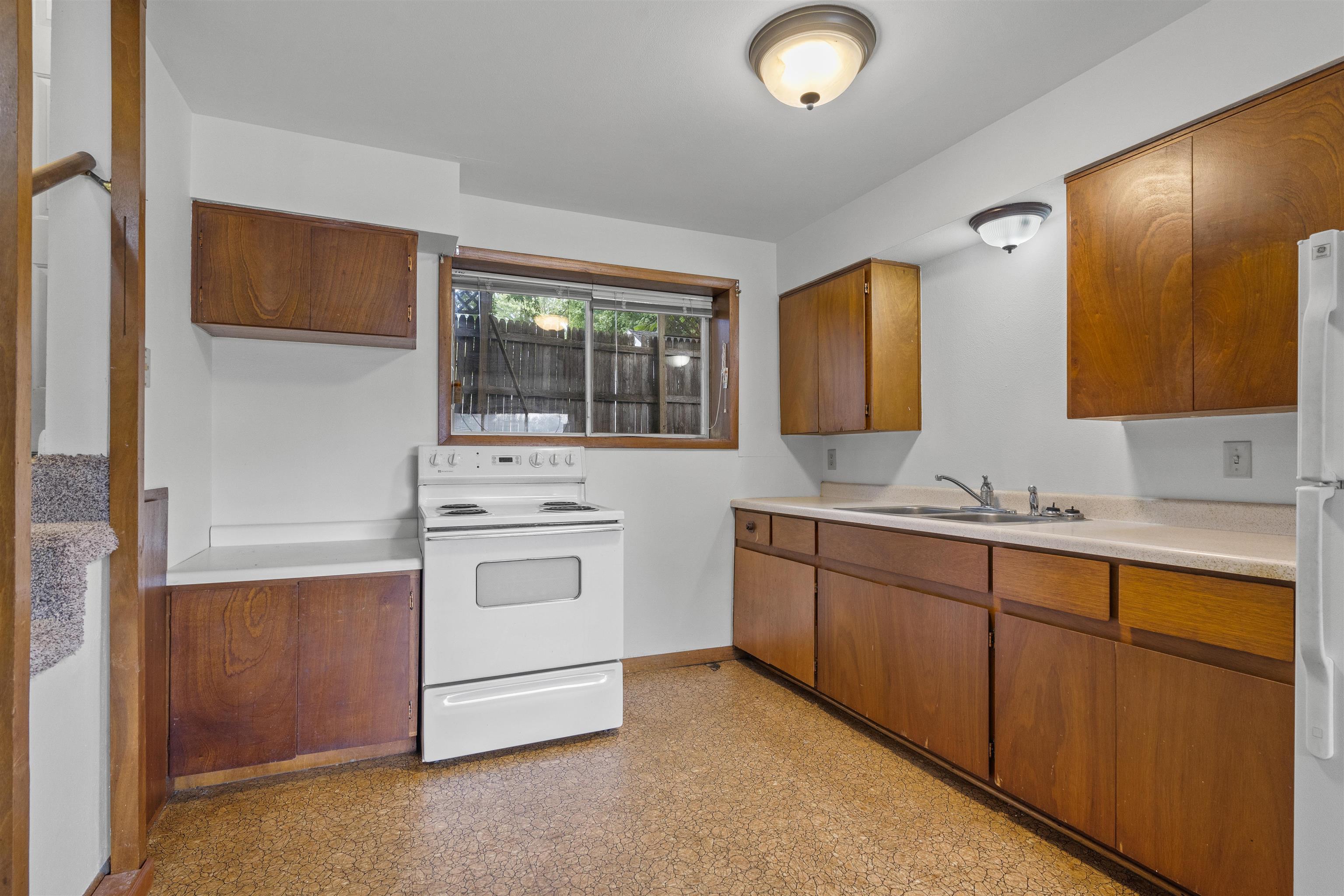 1421-1423 Huntington Road