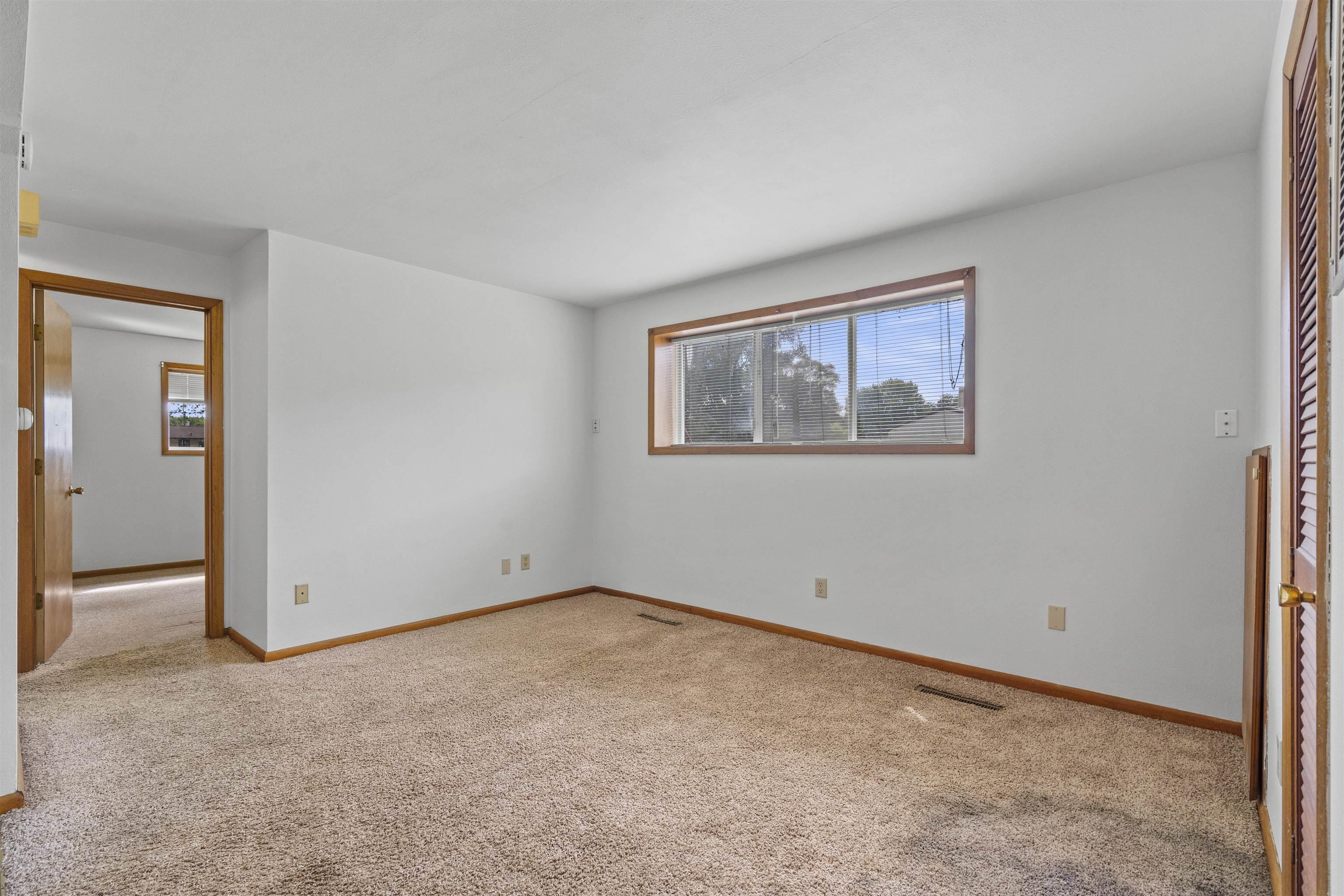 1421-1423 Huntington Road