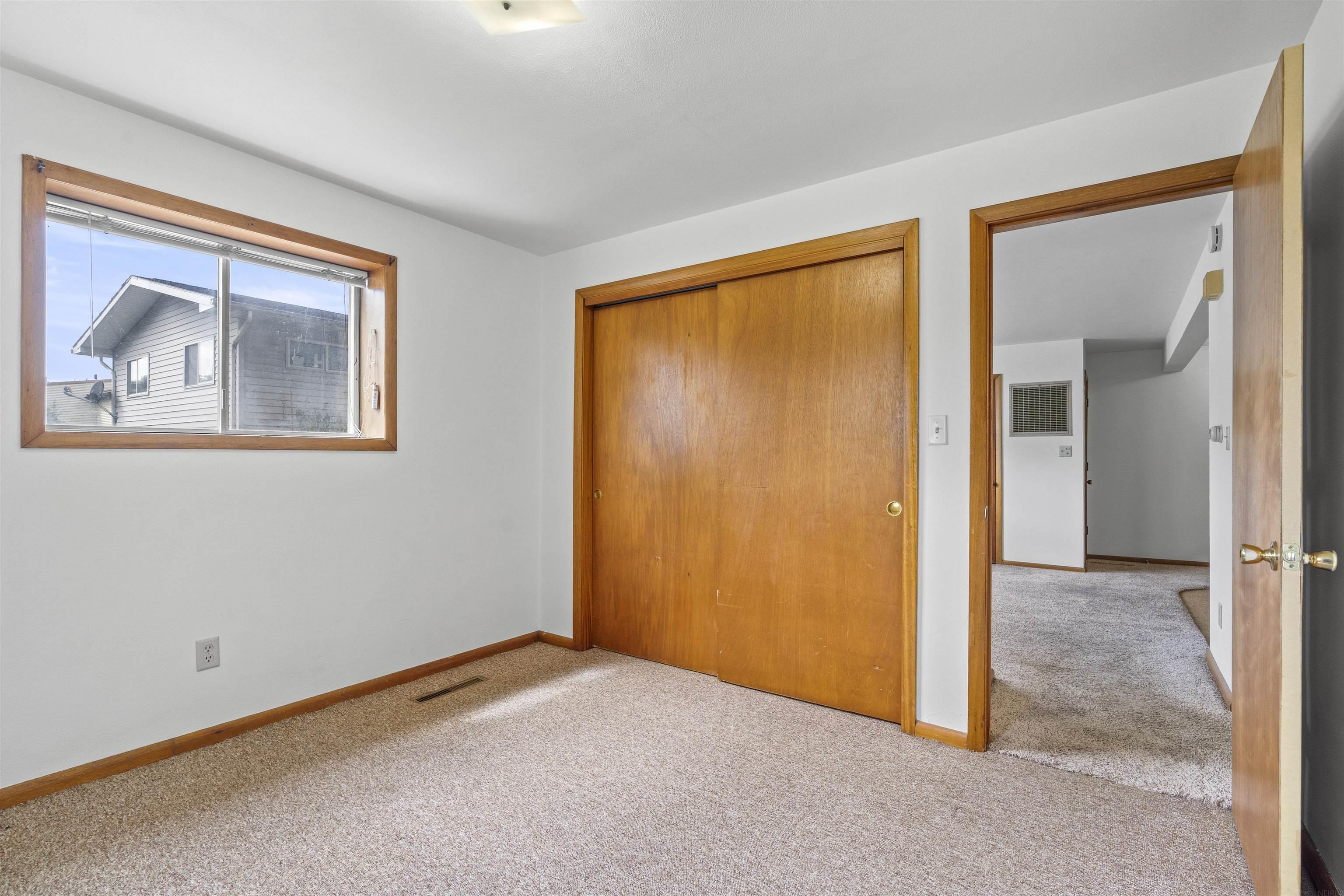 1421-1423 Huntington Road