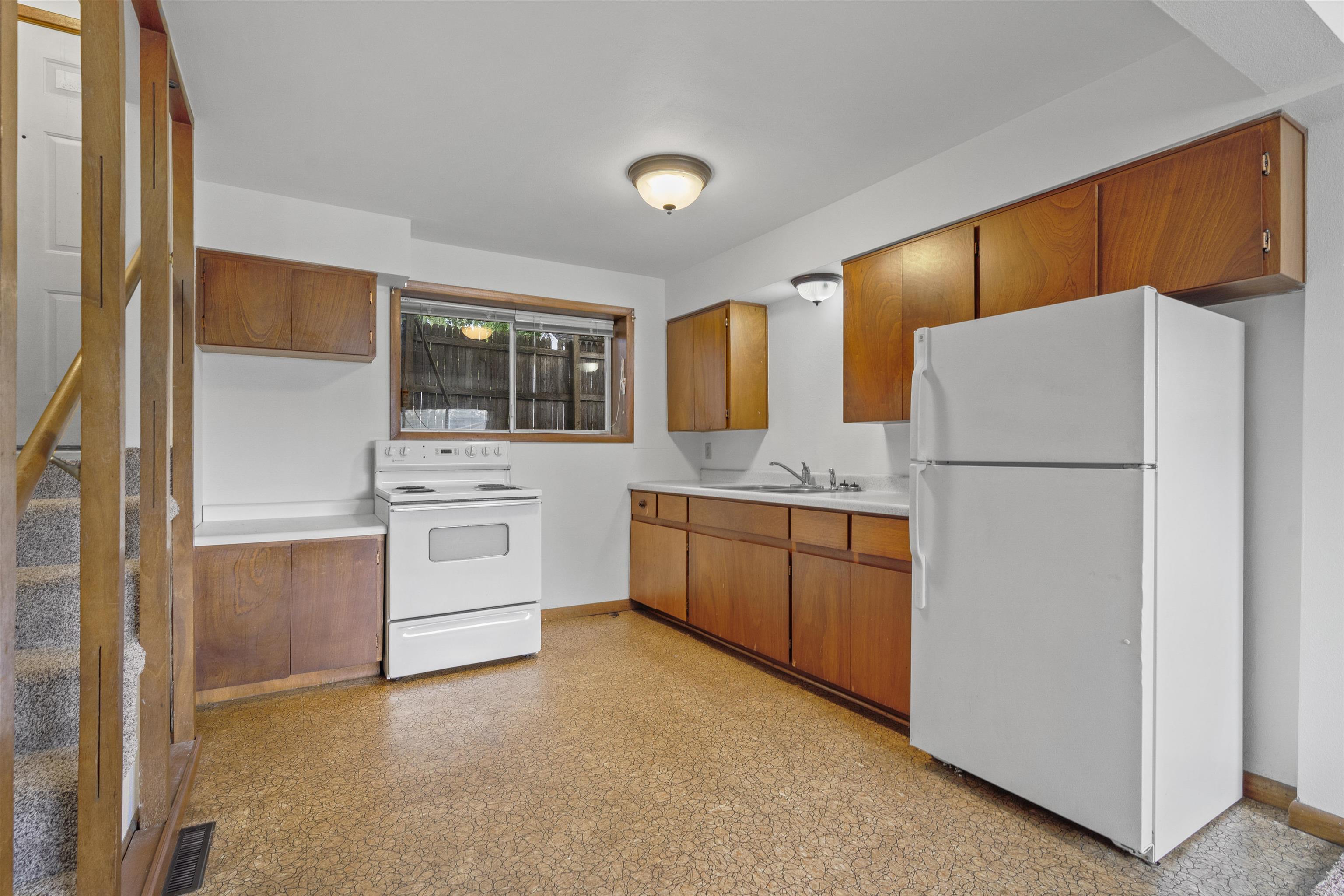 1421-1423 Huntington Road