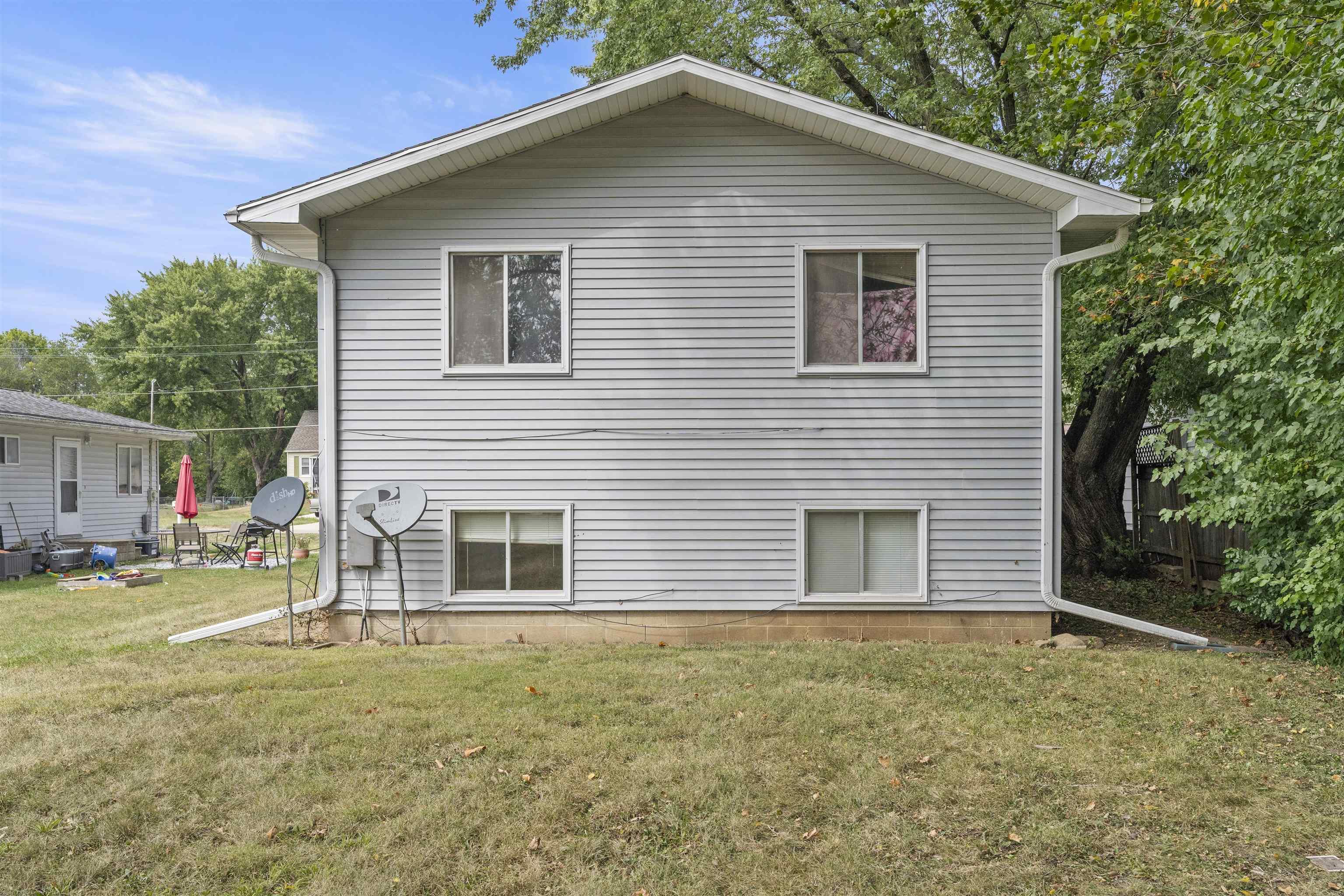 1421-1423 Huntington Road