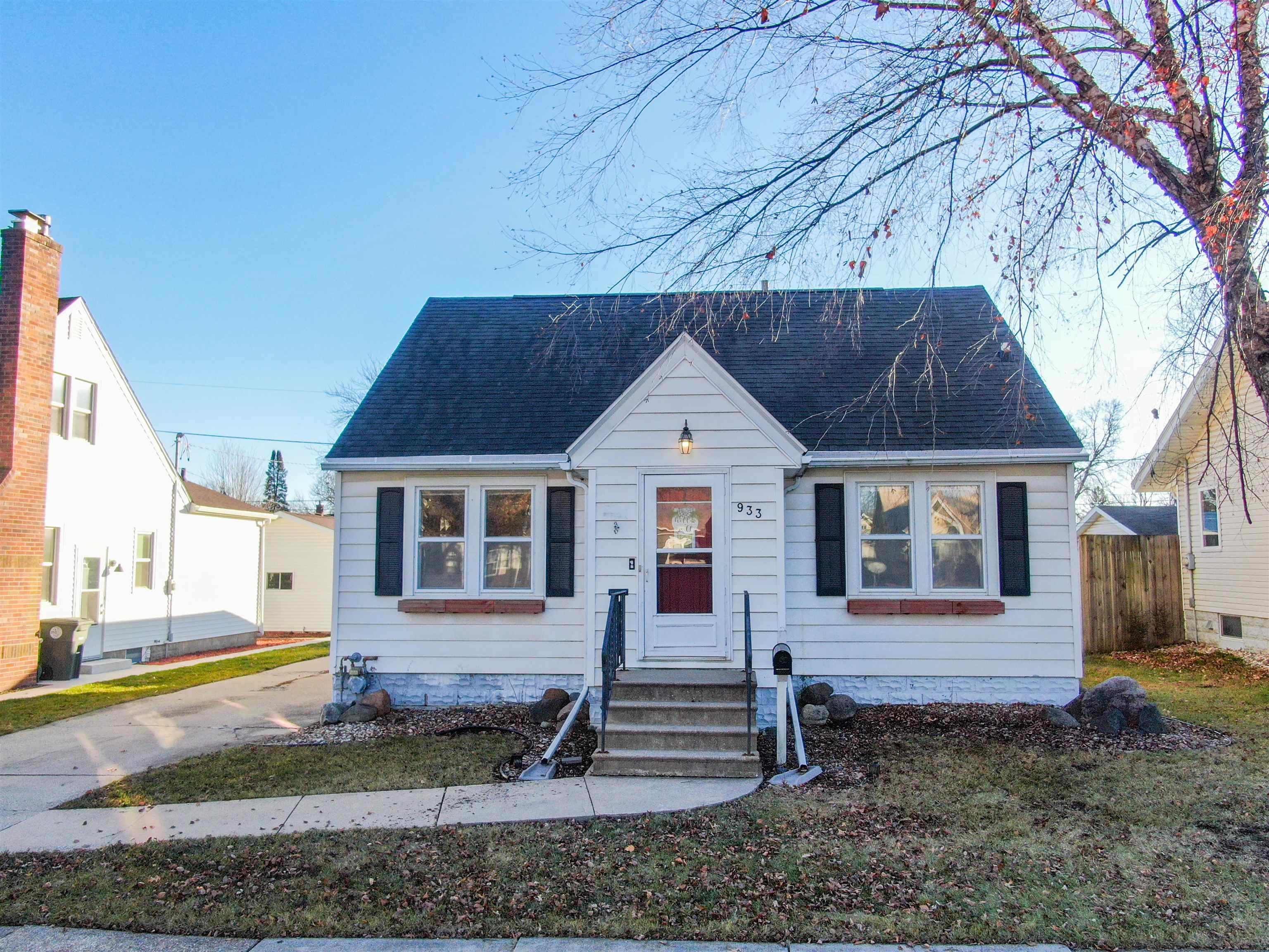 933 Home Park Boulevard