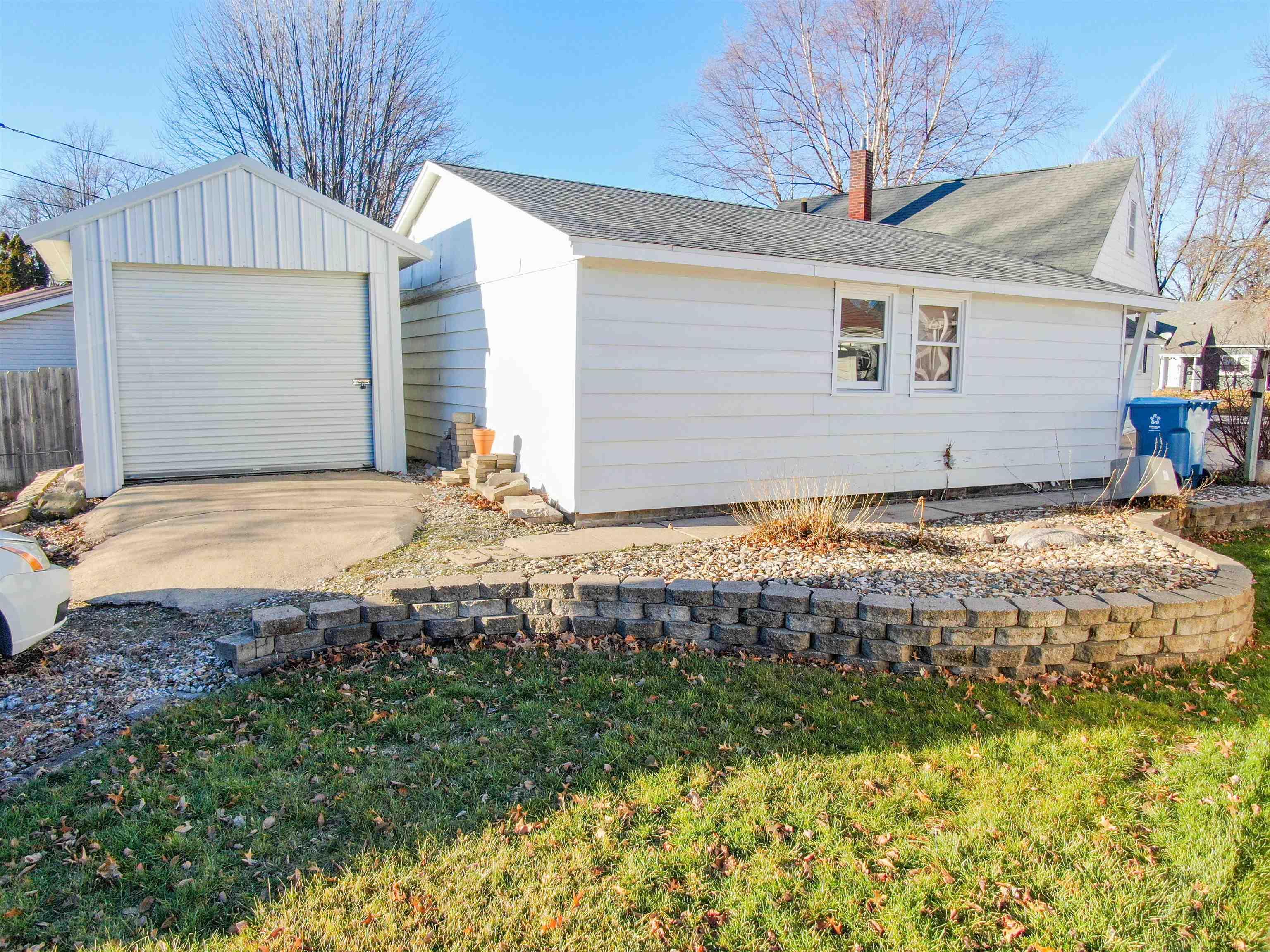 933 Home Park Boulevard