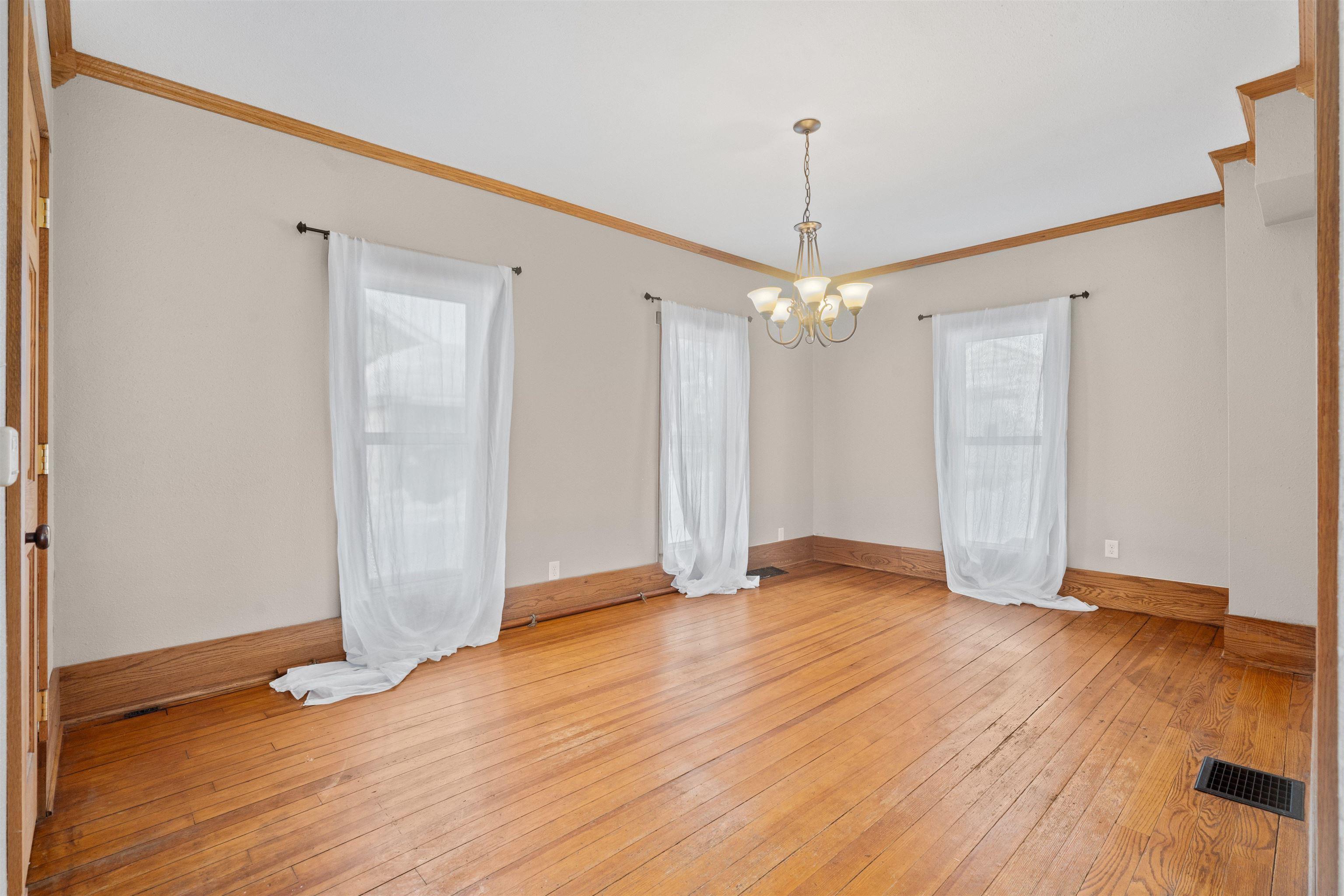 609 W 3rd Street