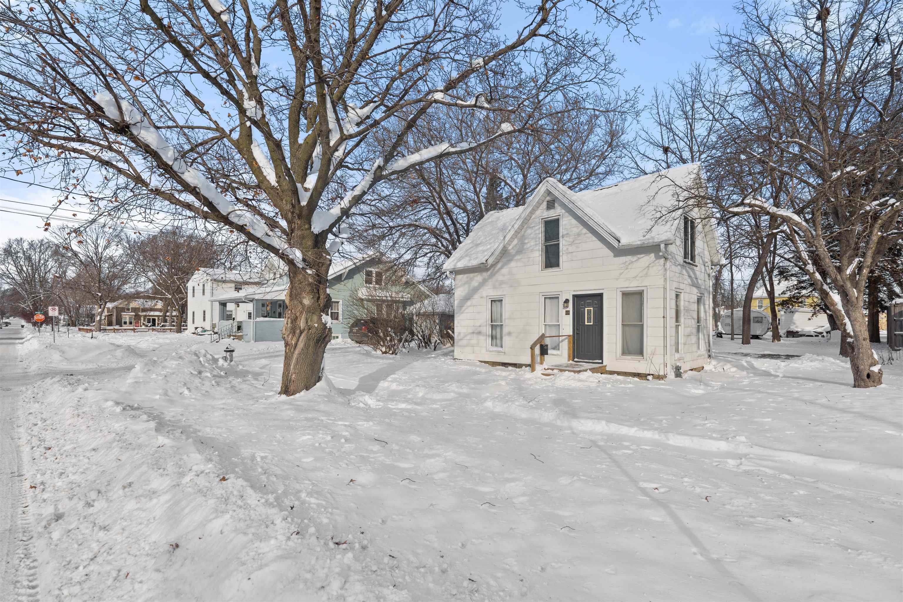 609 W 3rd Street