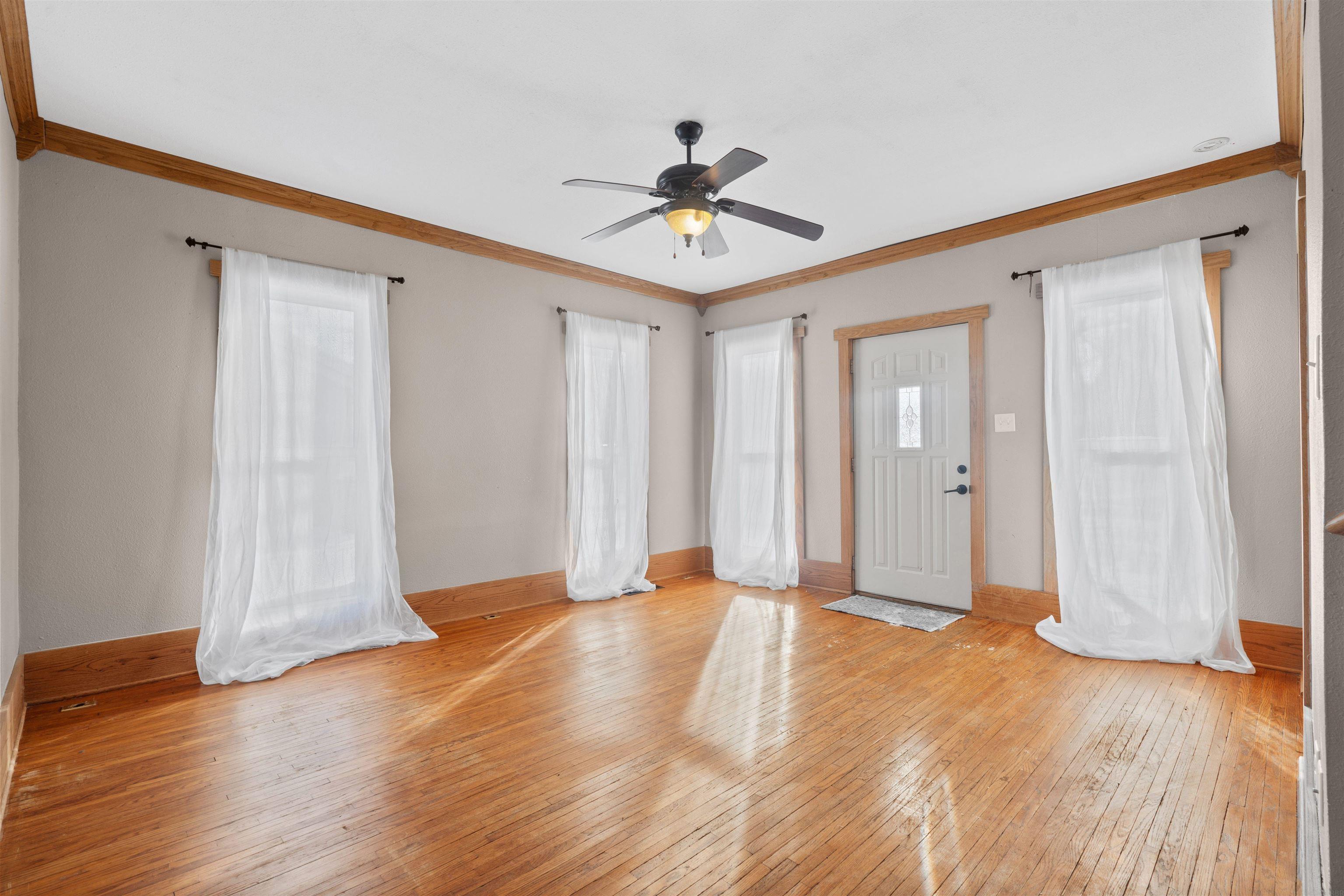 609 W 3rd Street
