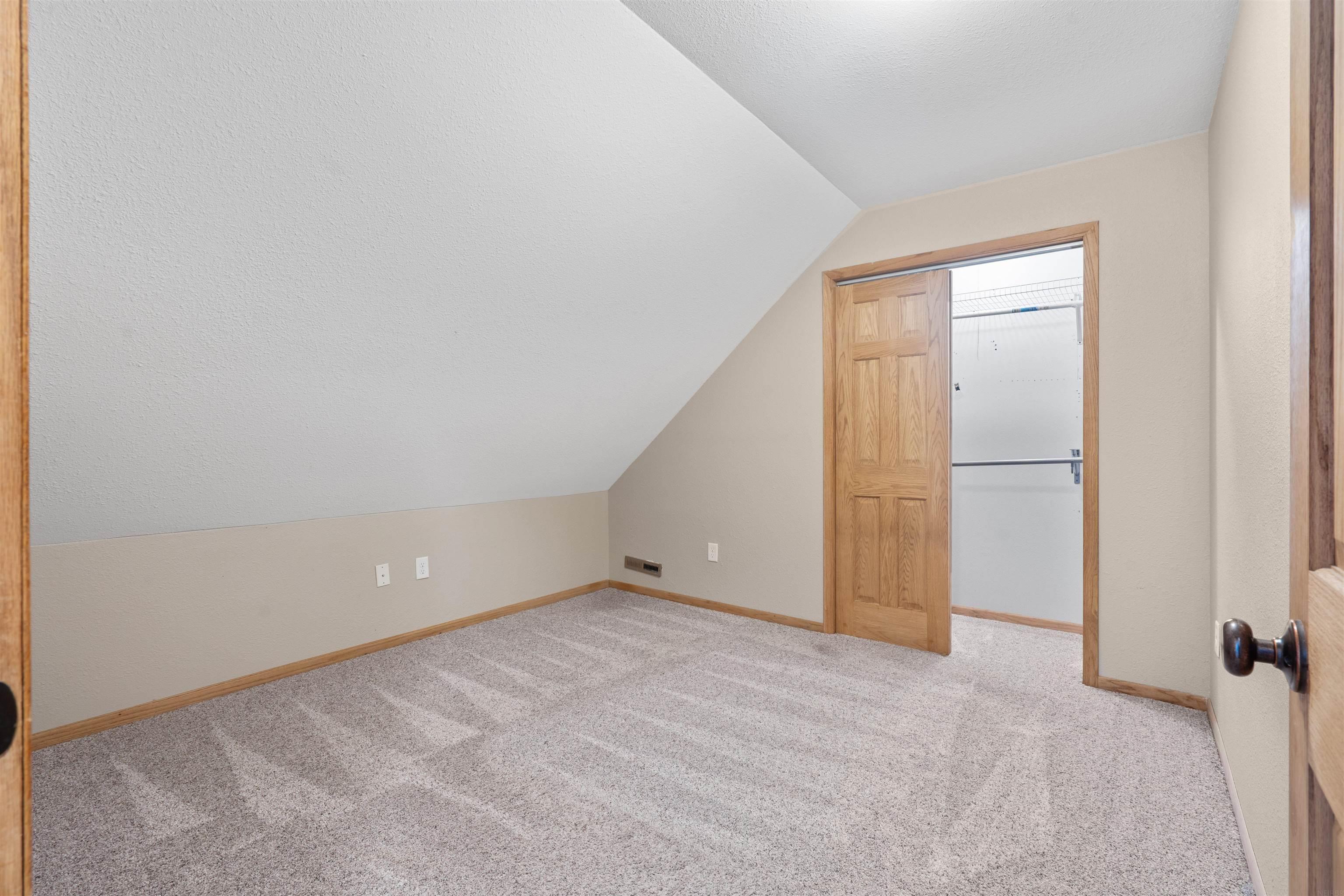609 W 3rd Street