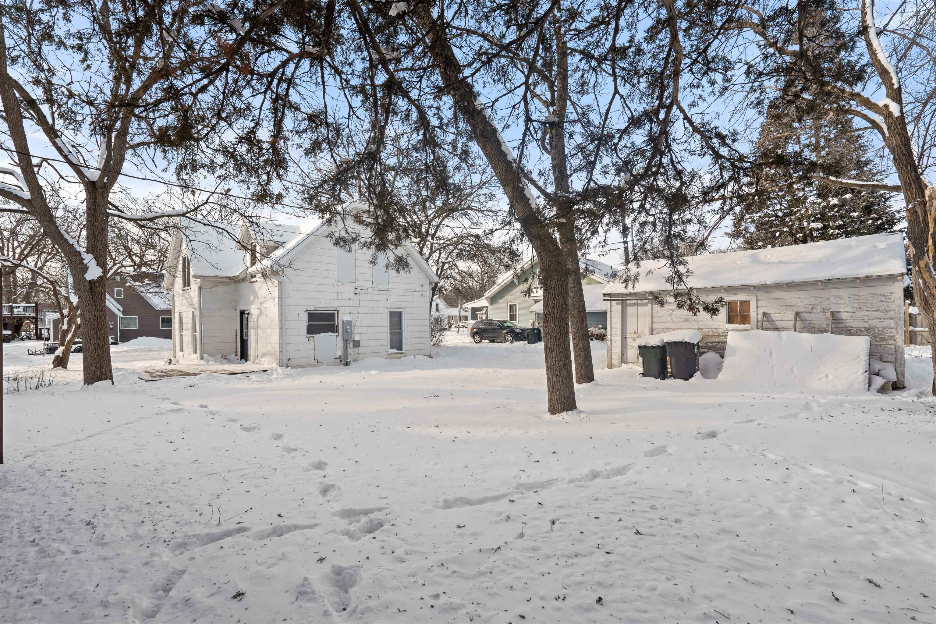 609 W 3rd Street