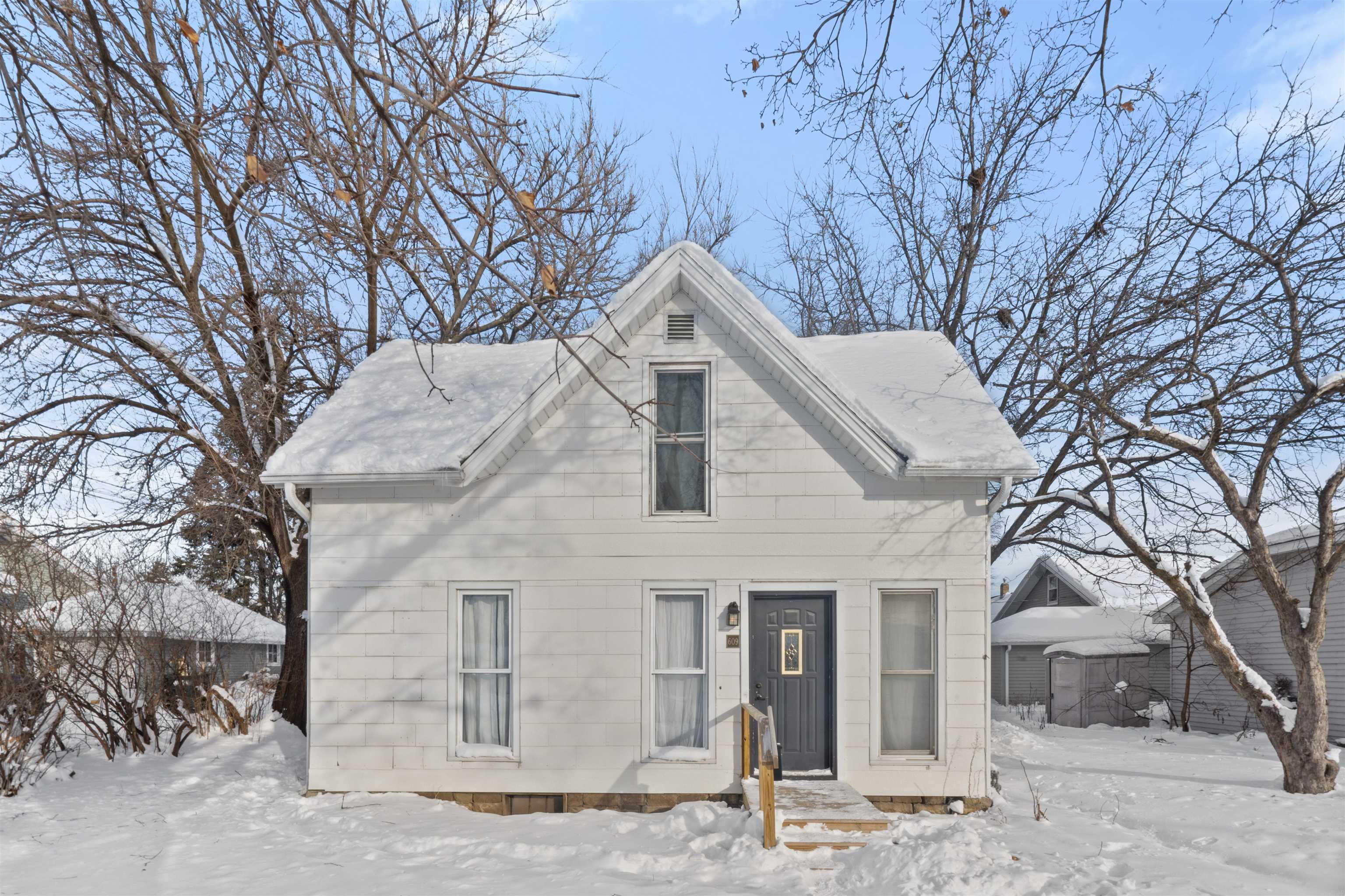 609 W 3rd Street