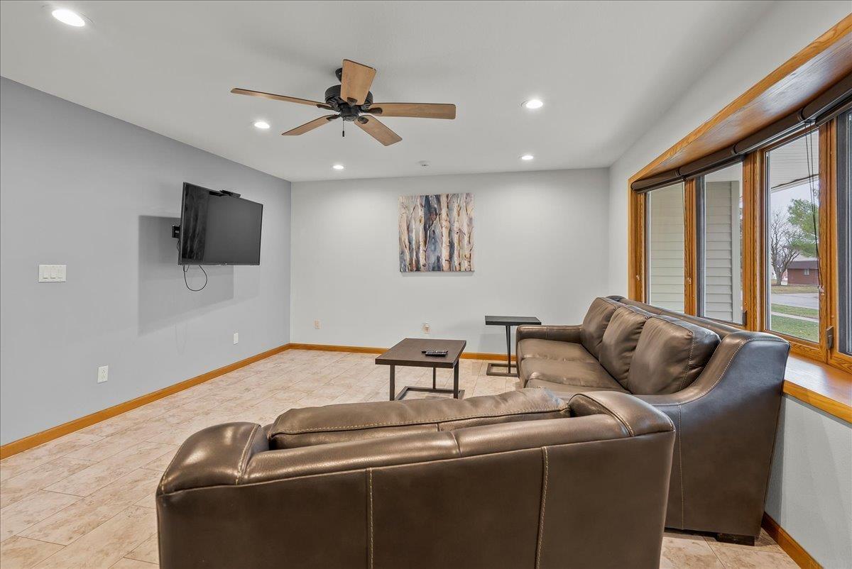 2507 W 3rd Street