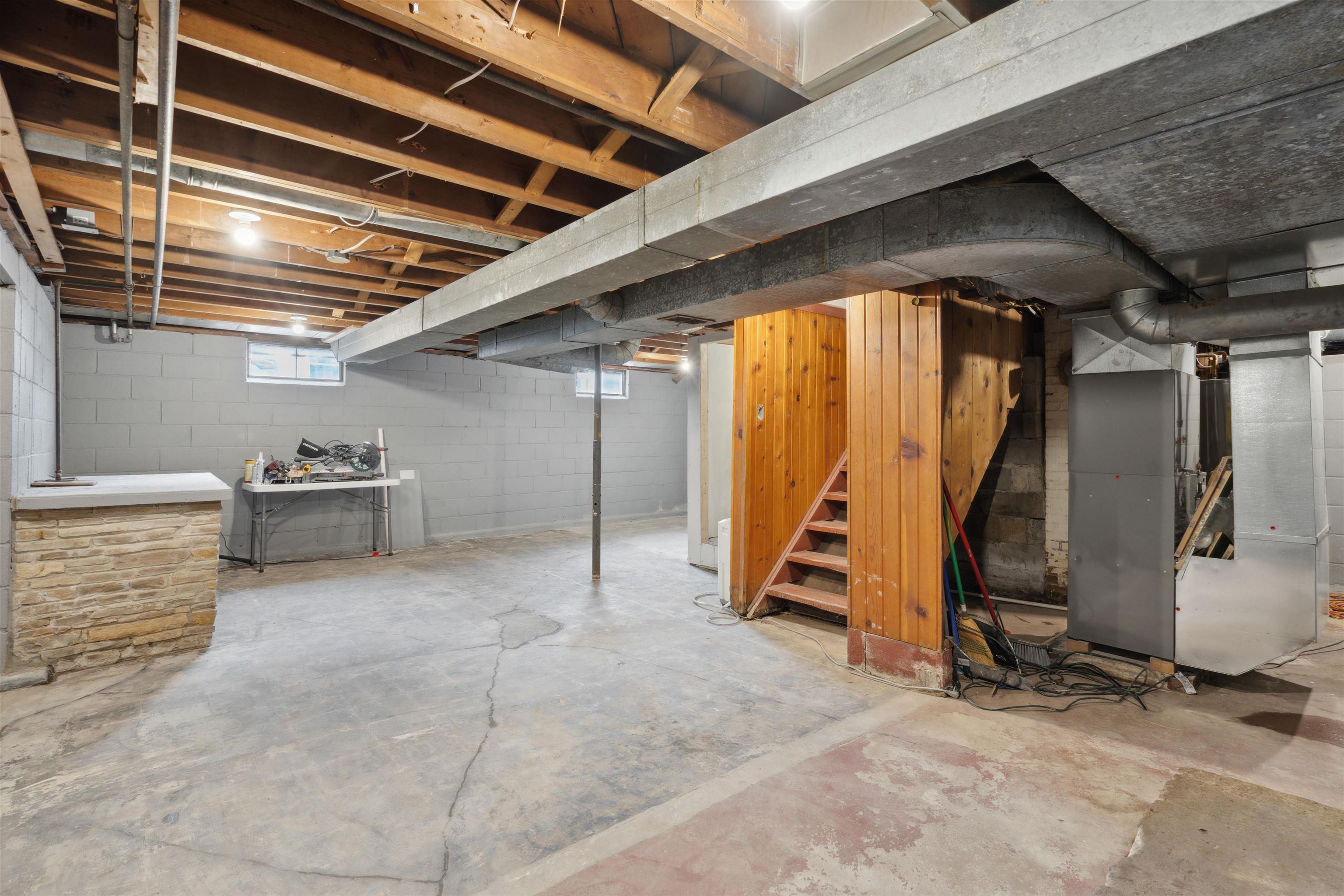 1139 Byron Avenue