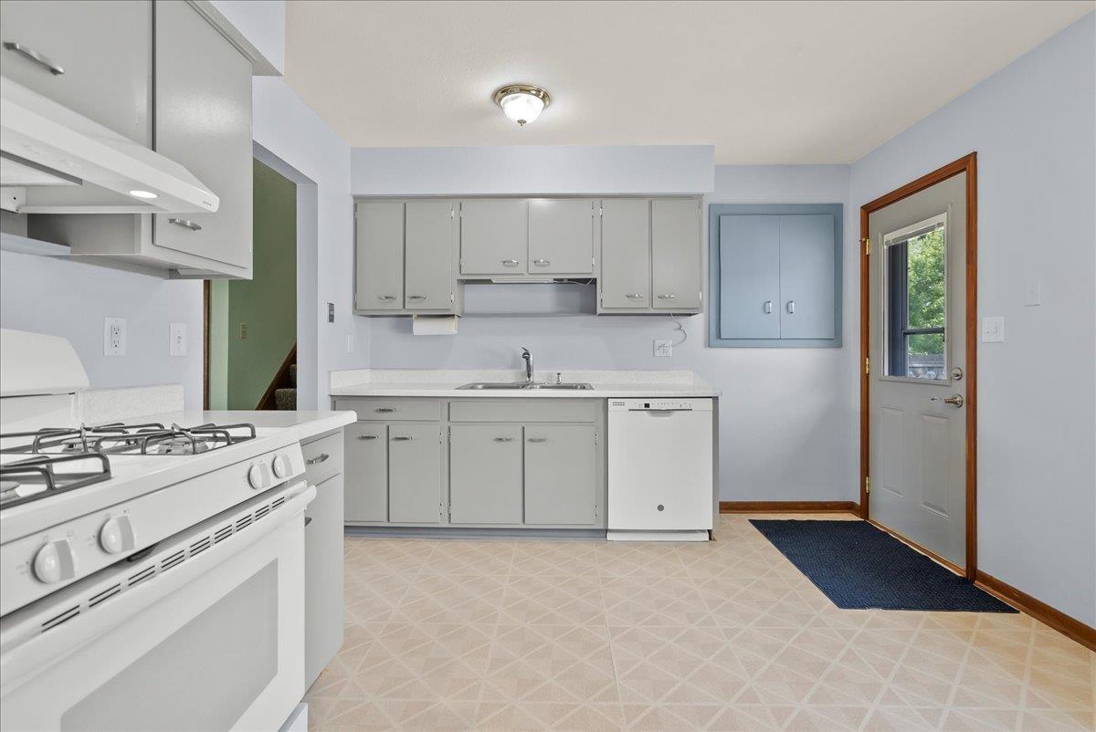 818 Calumett Drive