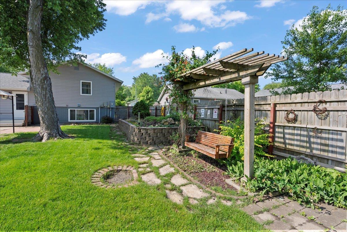 818 Calumett Drive