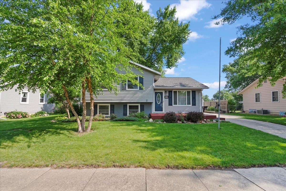 818 Calumett Drive